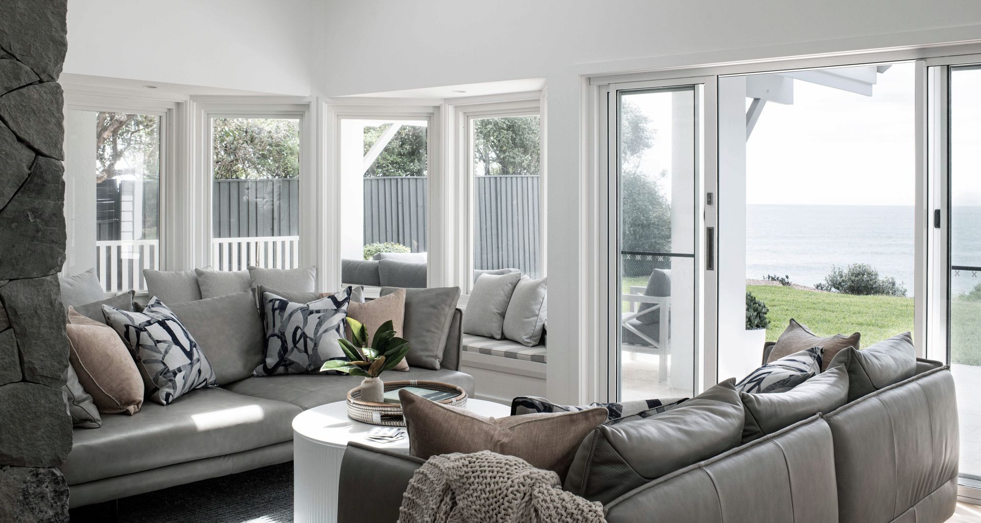 North Avoca Beach Side Residence banner