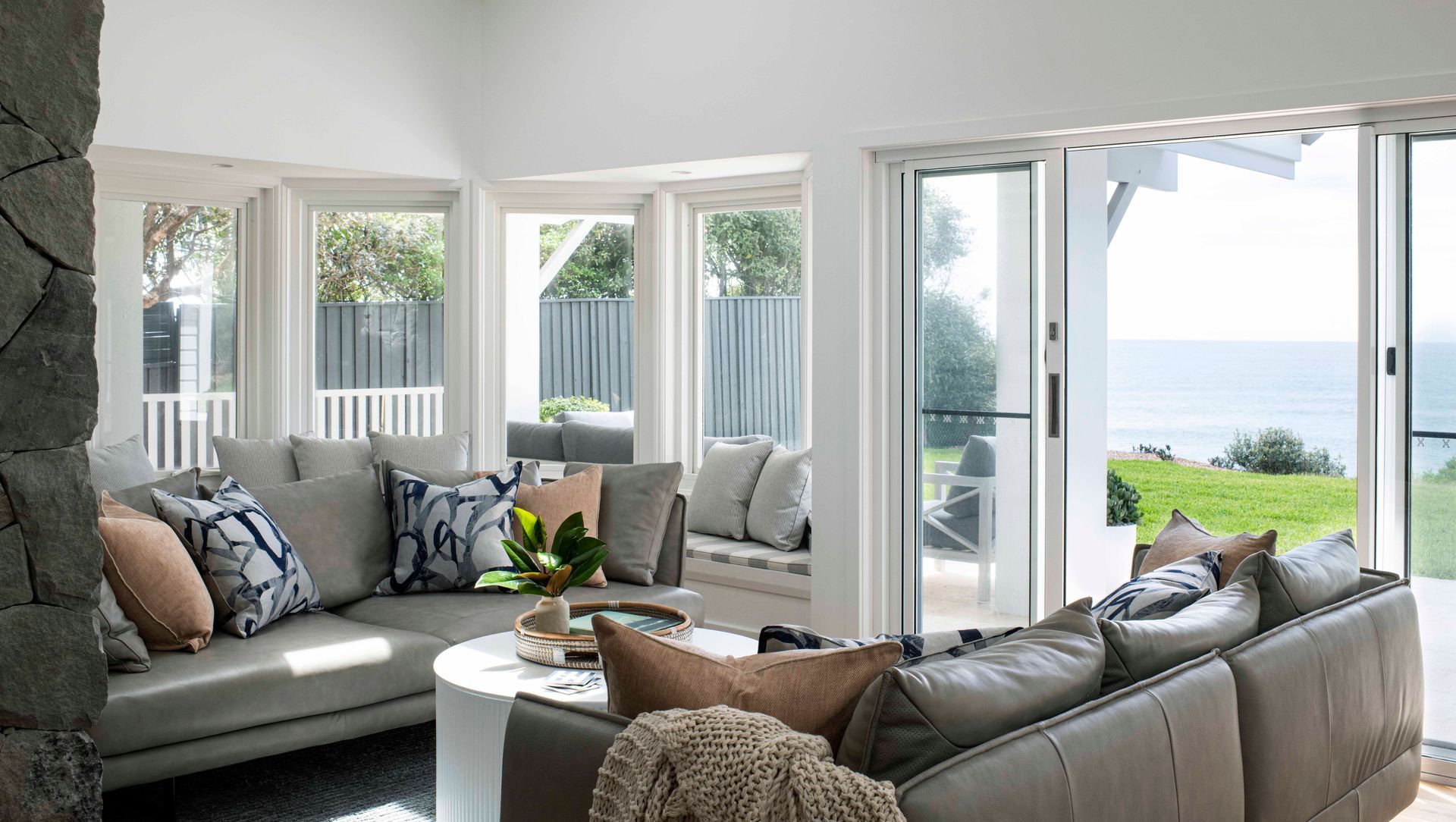 North Avoca Beach Side Residence banner