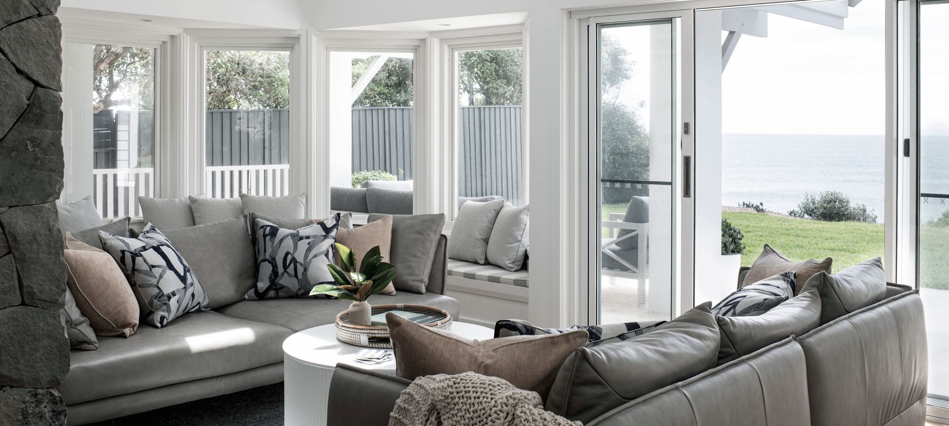 North Avoca Beach Side Residence banner