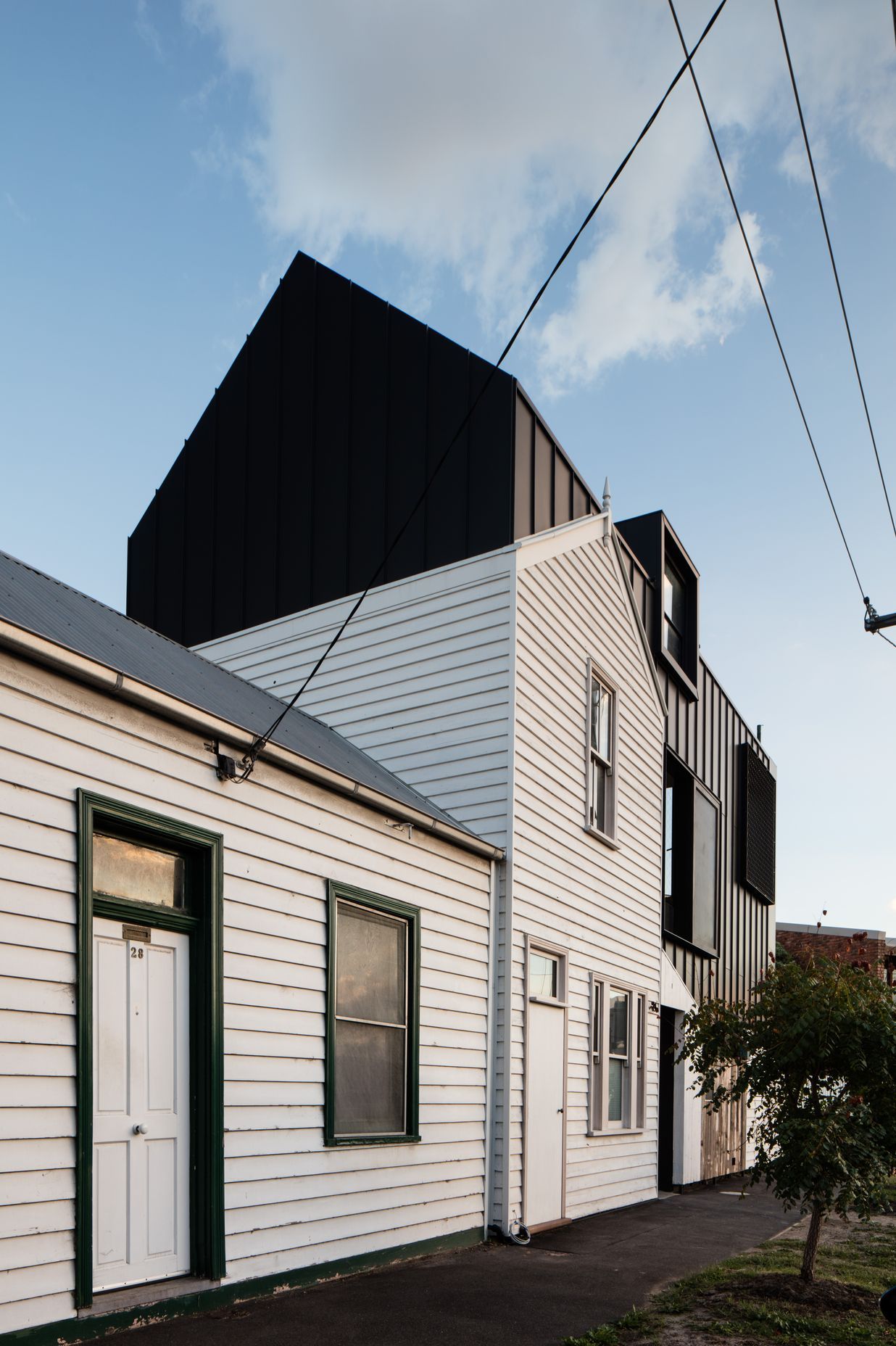 Acute House
