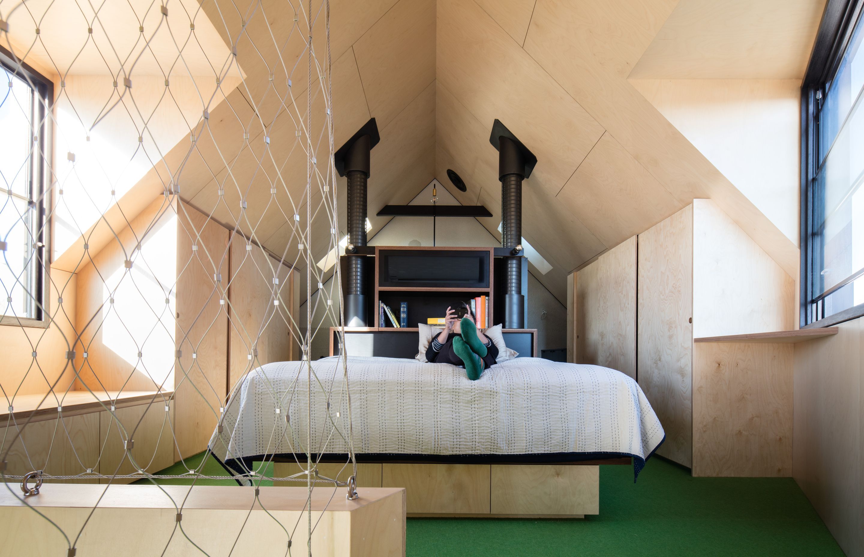Acute House