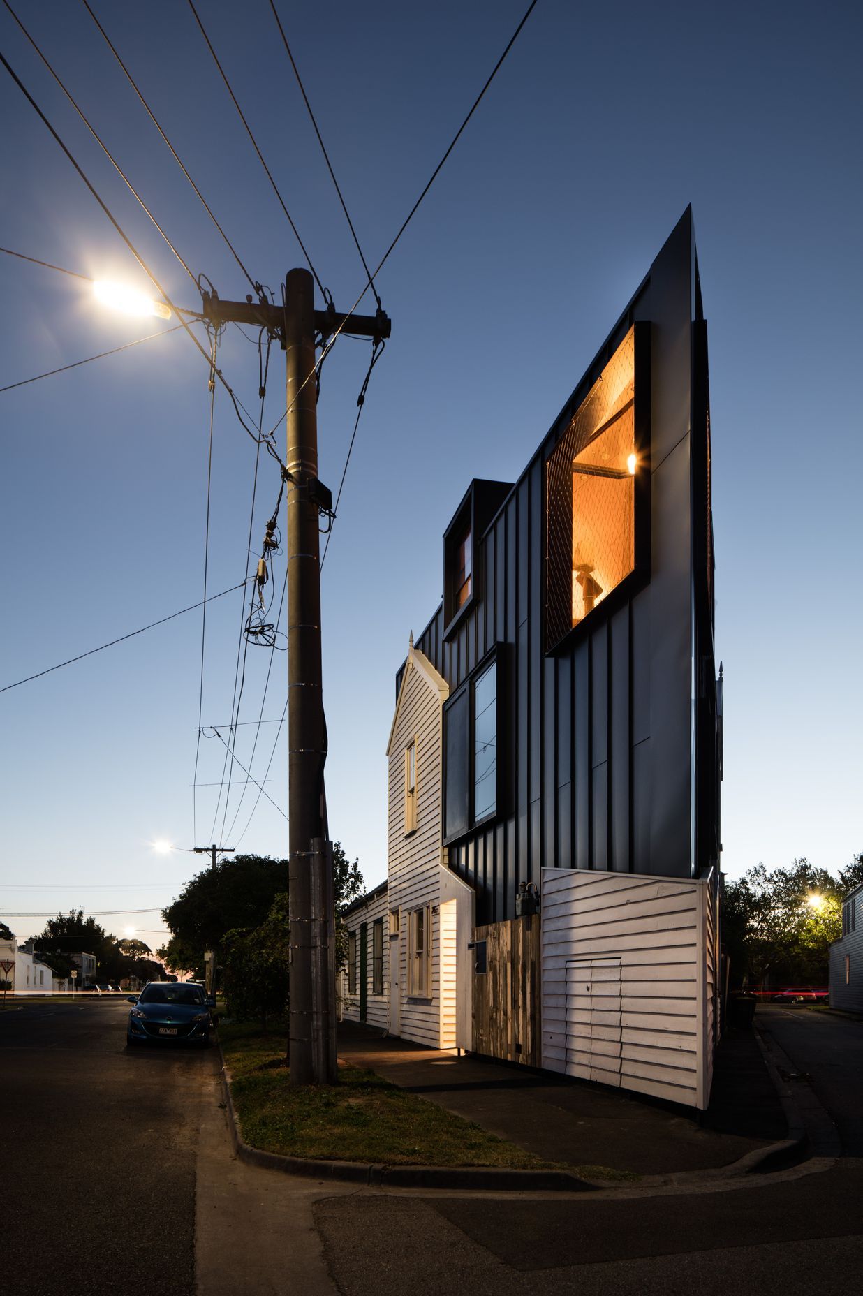 Acute House