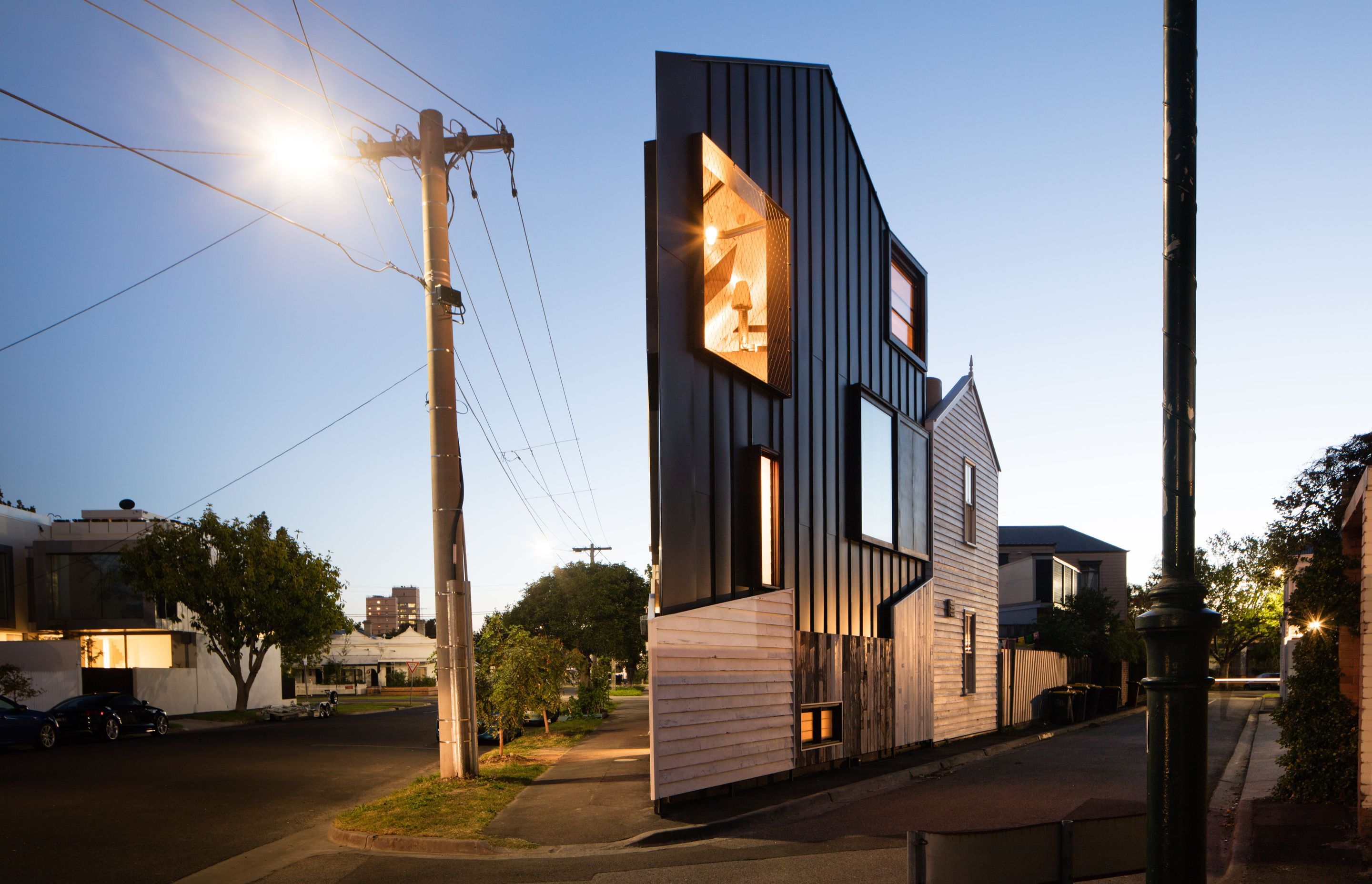 Acute House