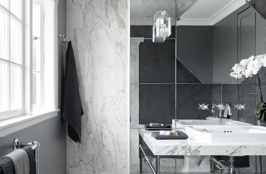 Takapuna Home, Bespoke Mirrored Wall