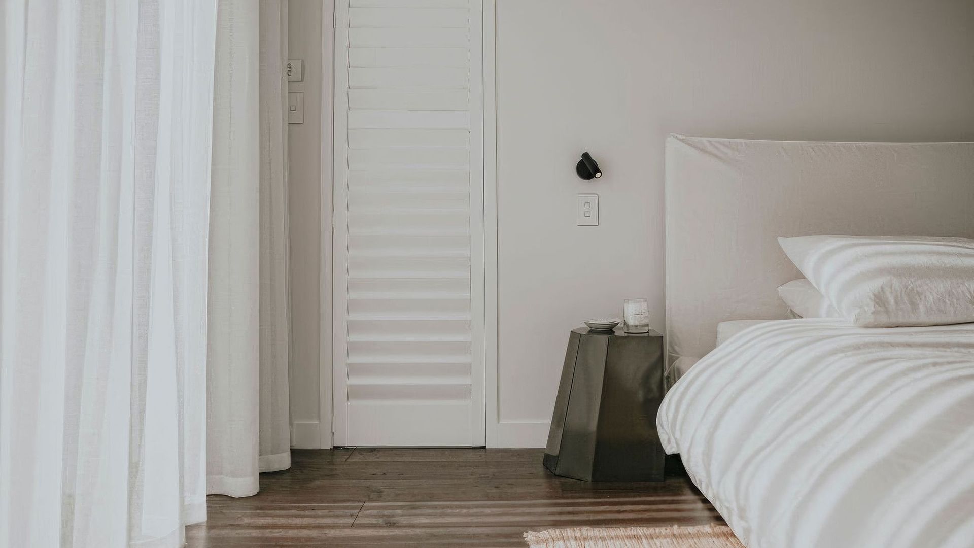 Spinnaker Bay House banner