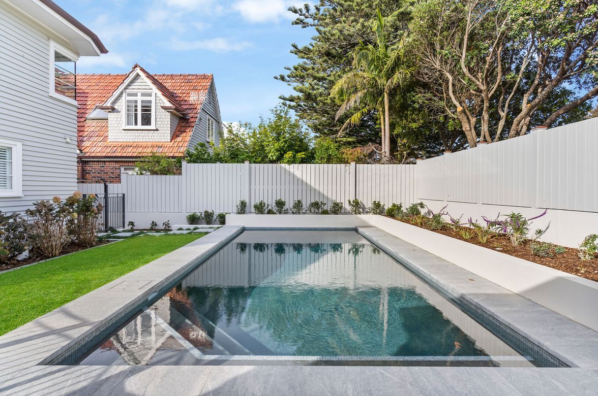 Parnell Pool House