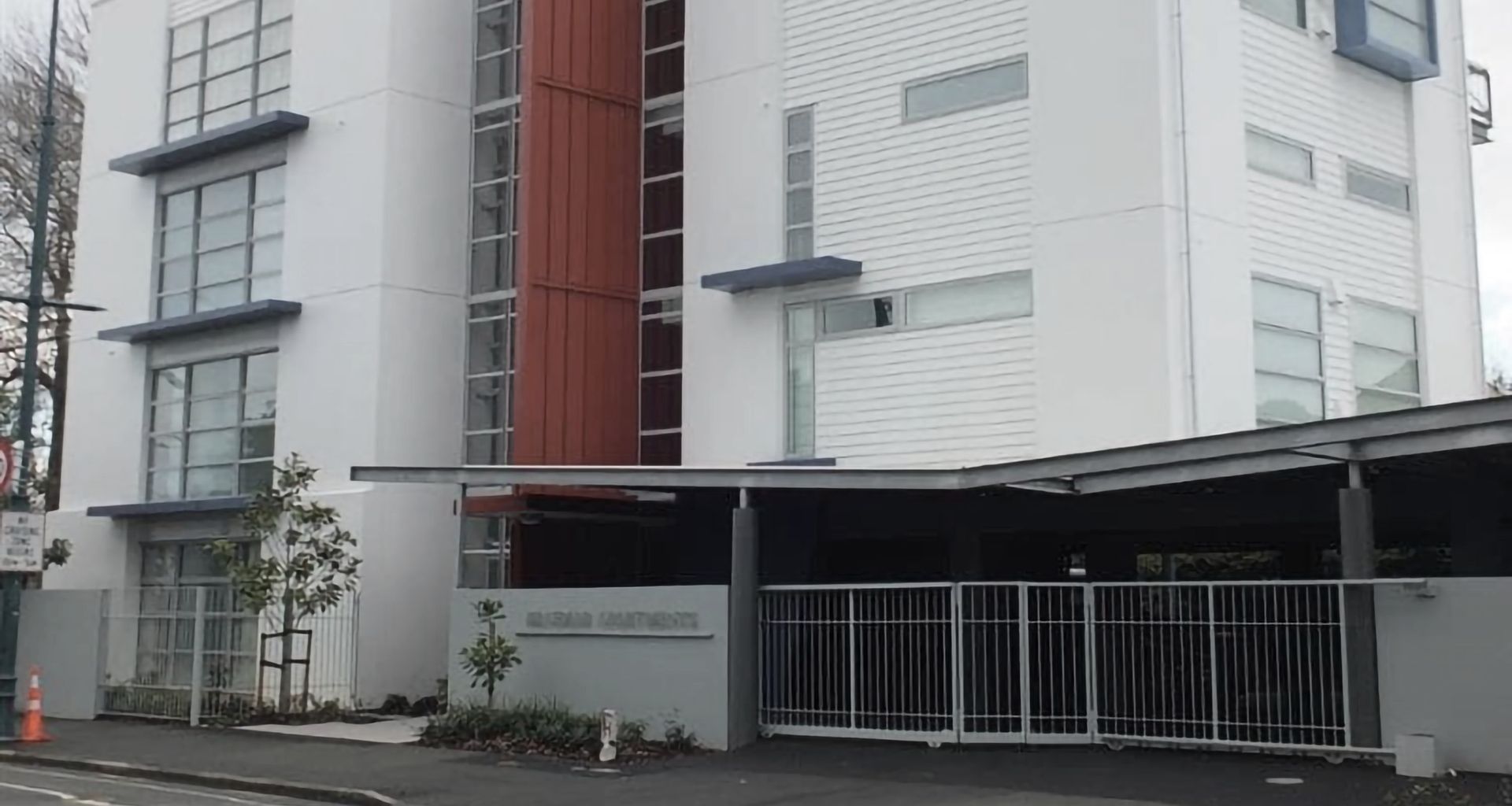 Braemar Apartments, Cranmer Square banner