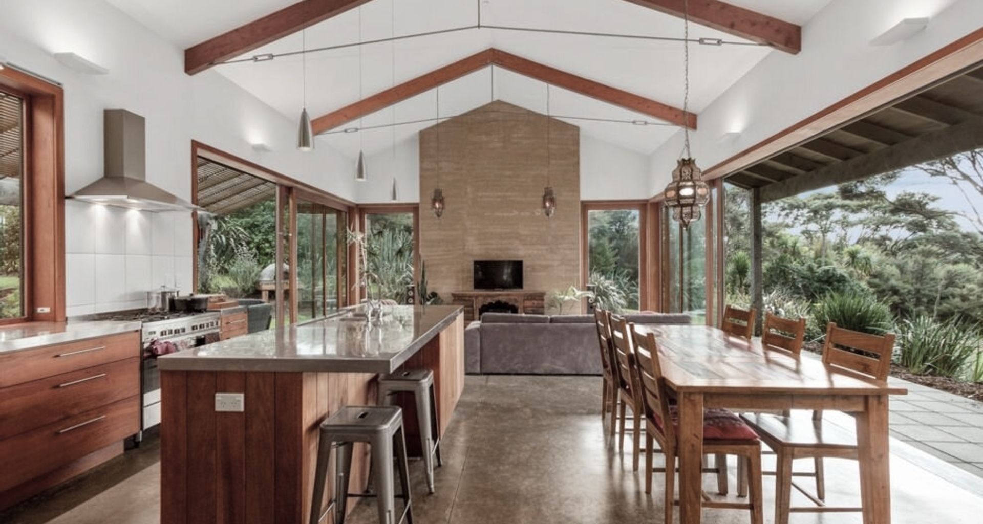 Family Home - Oratia banner
