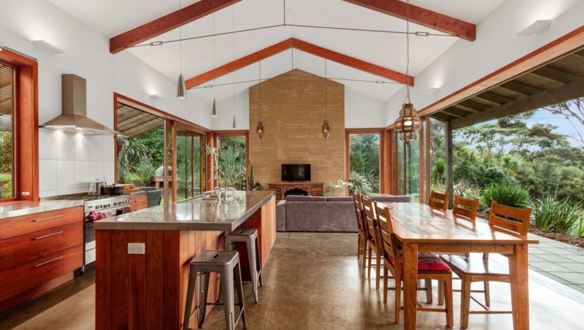 Family Home - Oratia banner