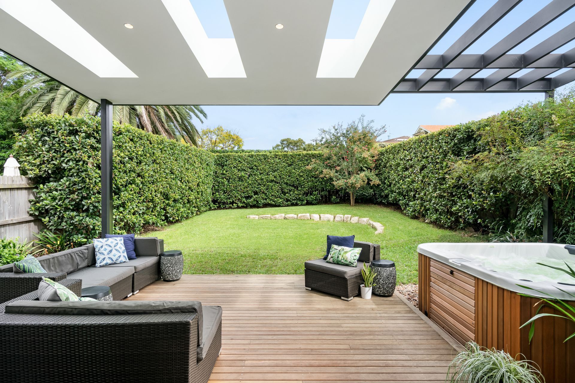 Photography: Rebecca Lu, Hilit Einav