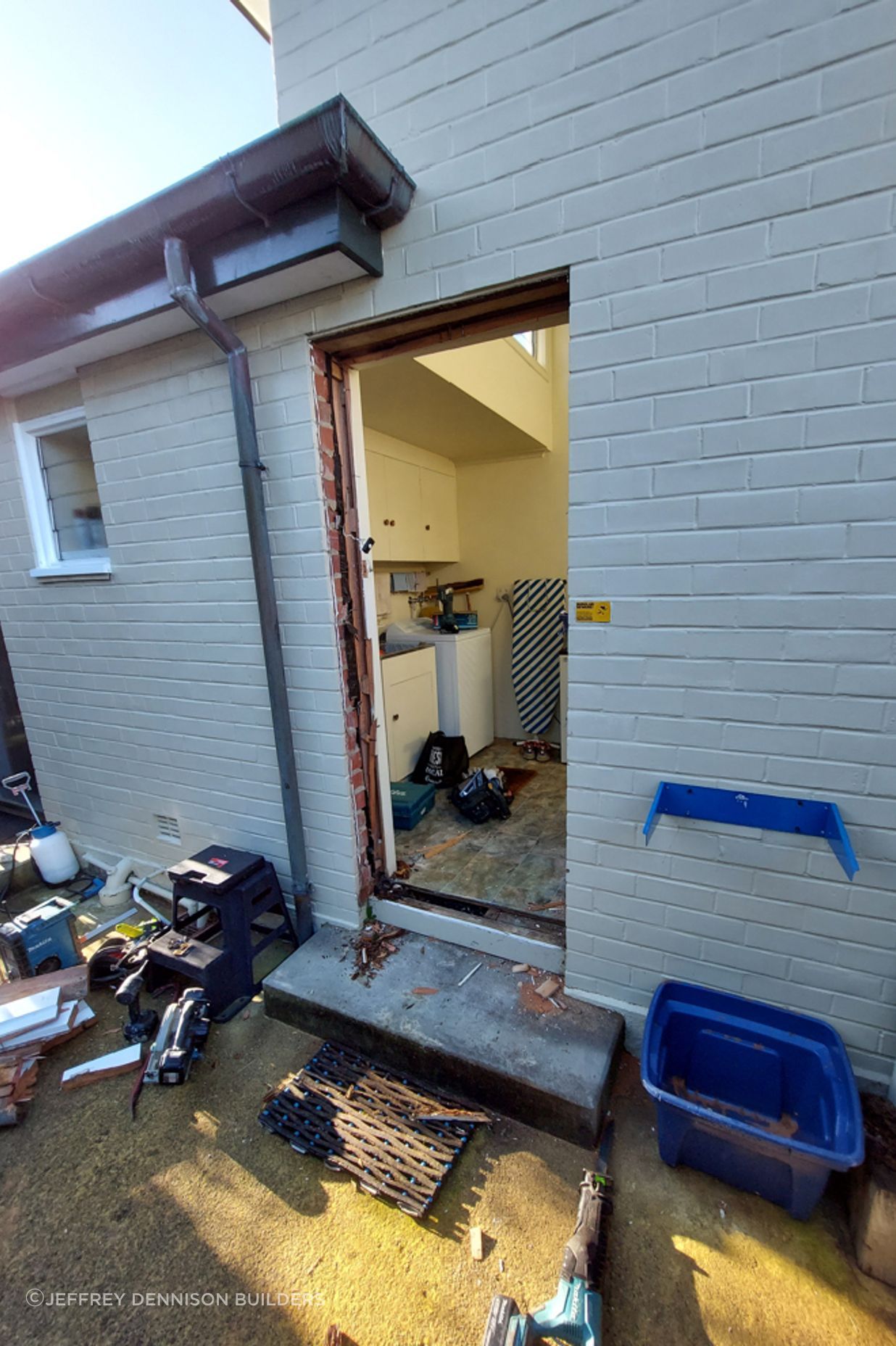 11-19-Tweed-St-Roslyn-Dunedin-Removing-the-old-wooden-back-door-JDBuilders.jpg