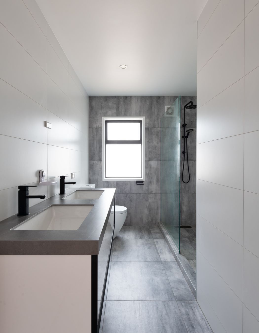 11-Bryant-Glendowie-156cleanshower.jpg