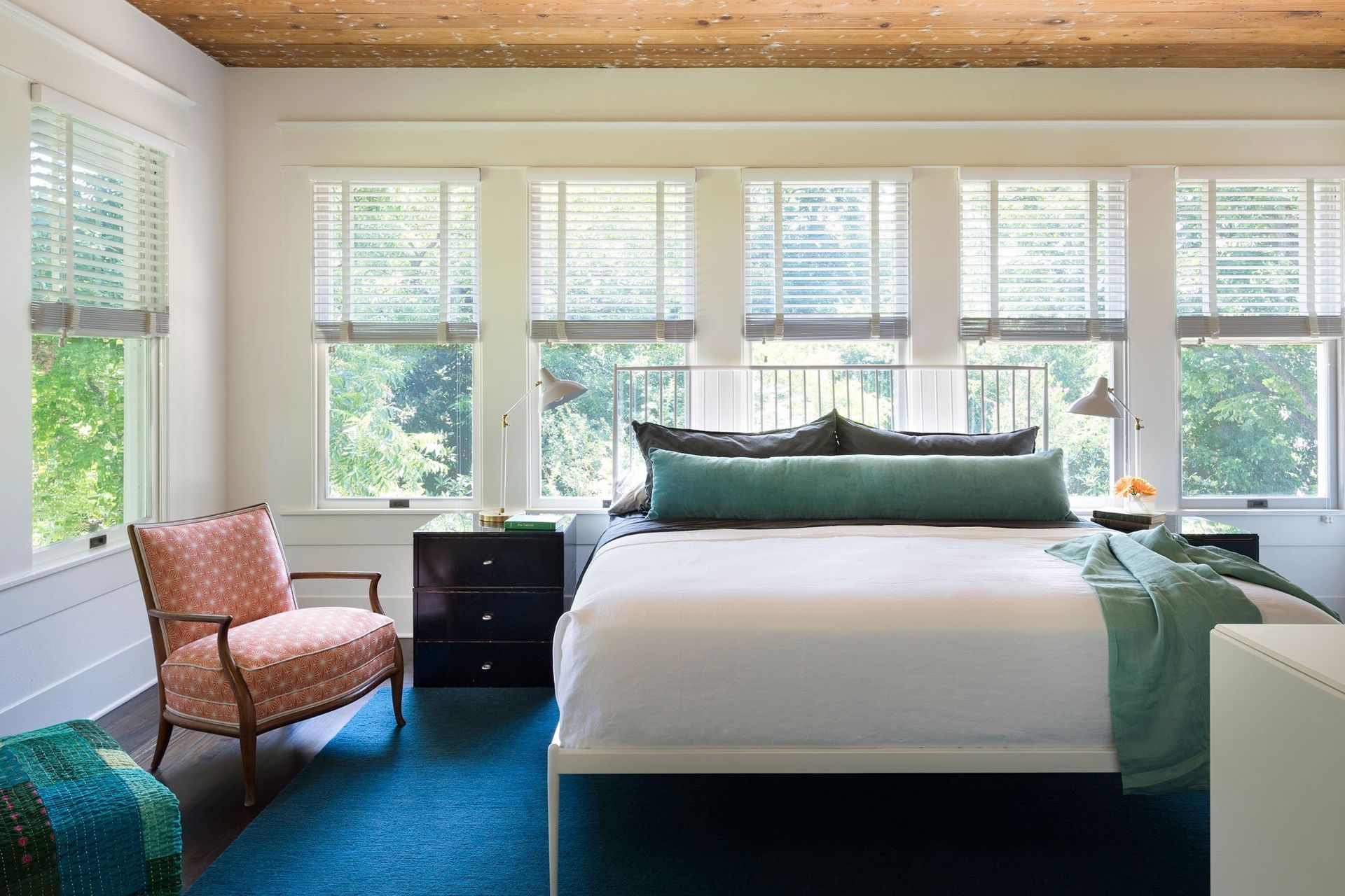 11TransformationinHemphillParkCuppettKilpatrickArchitectureandInteriorDesignaustin-tx-bedroom-shiplap-ceiling-cozy-modern-design.jpg