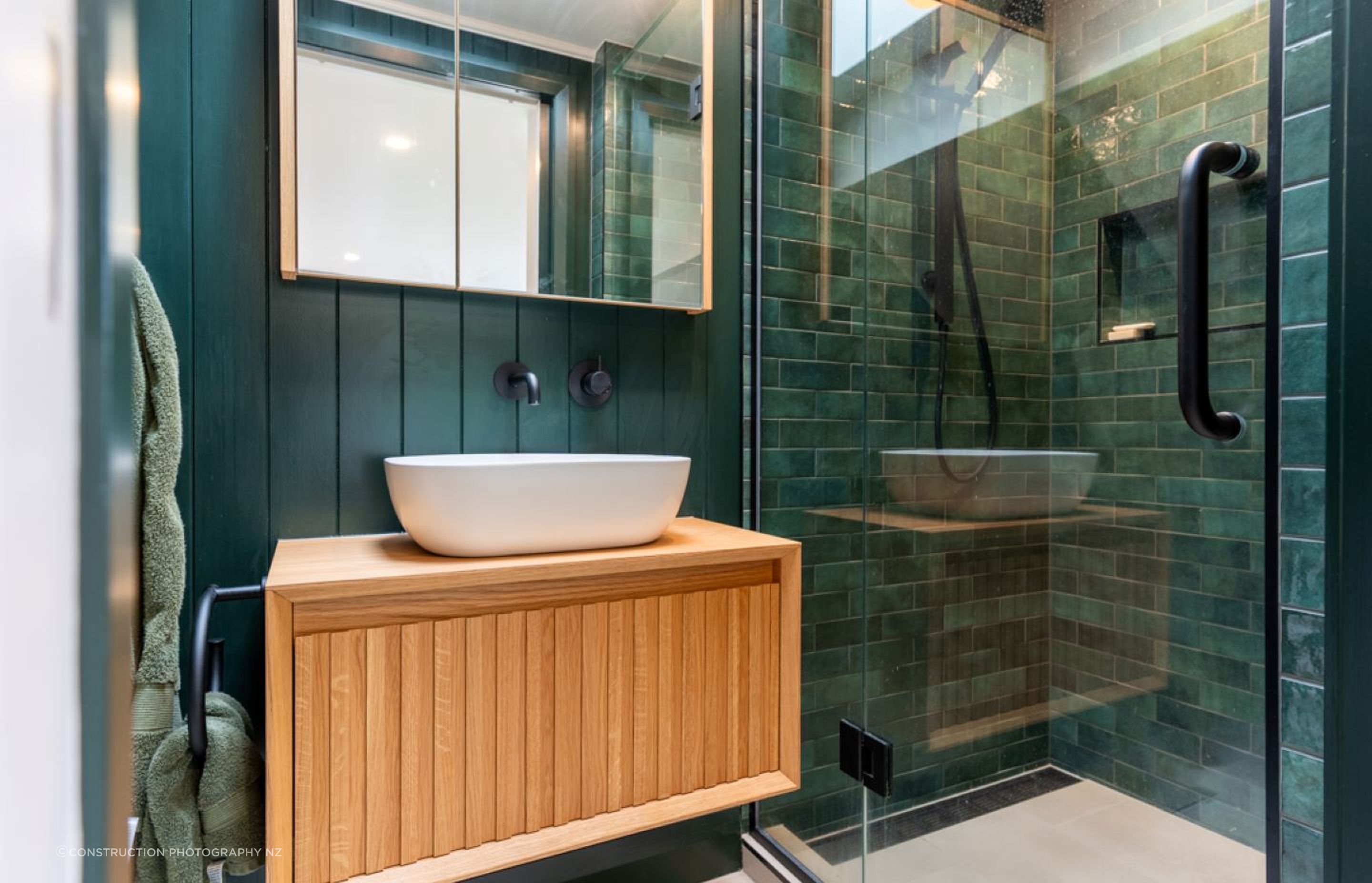 11a-bathroom1440.jpg