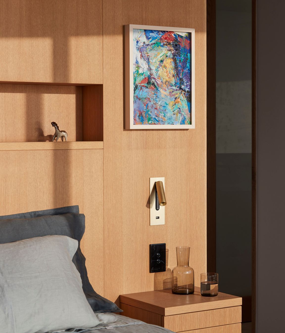 12-2305-FourWalls-Shangri-La4413x.jpg