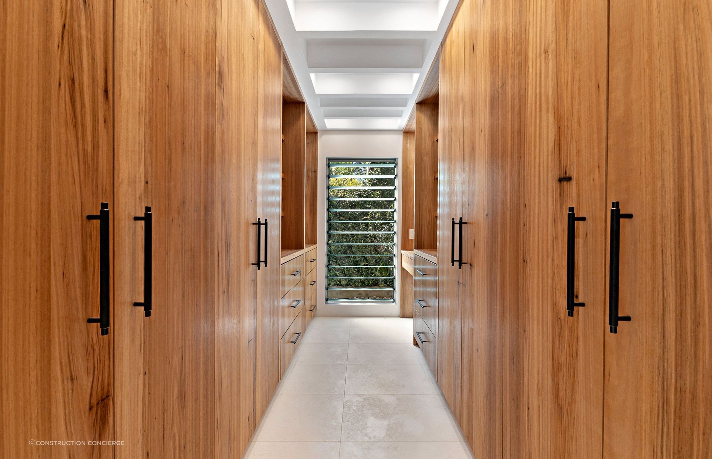 12-Hallway.jpg