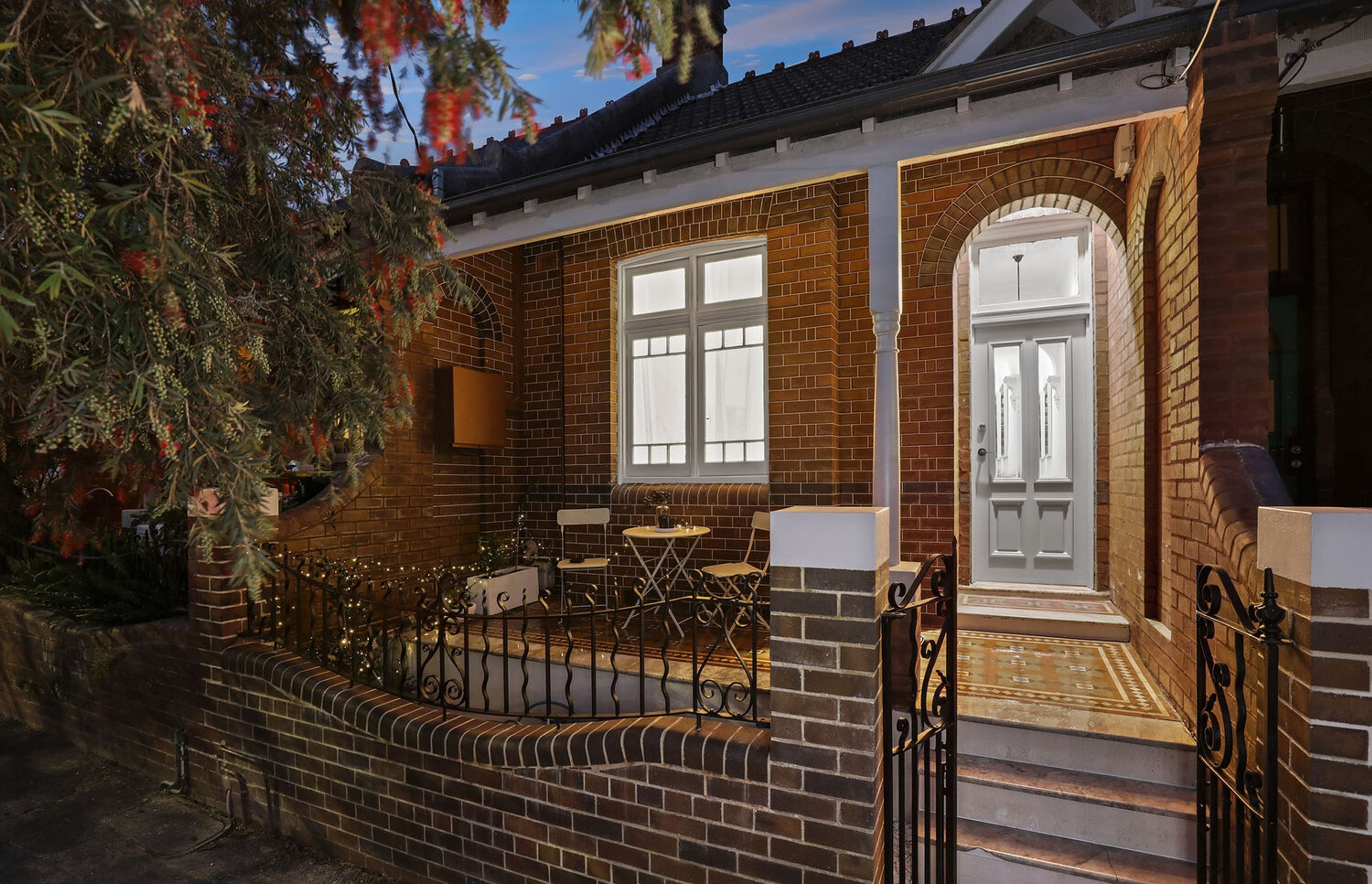 East Juliett - Enmore NSW