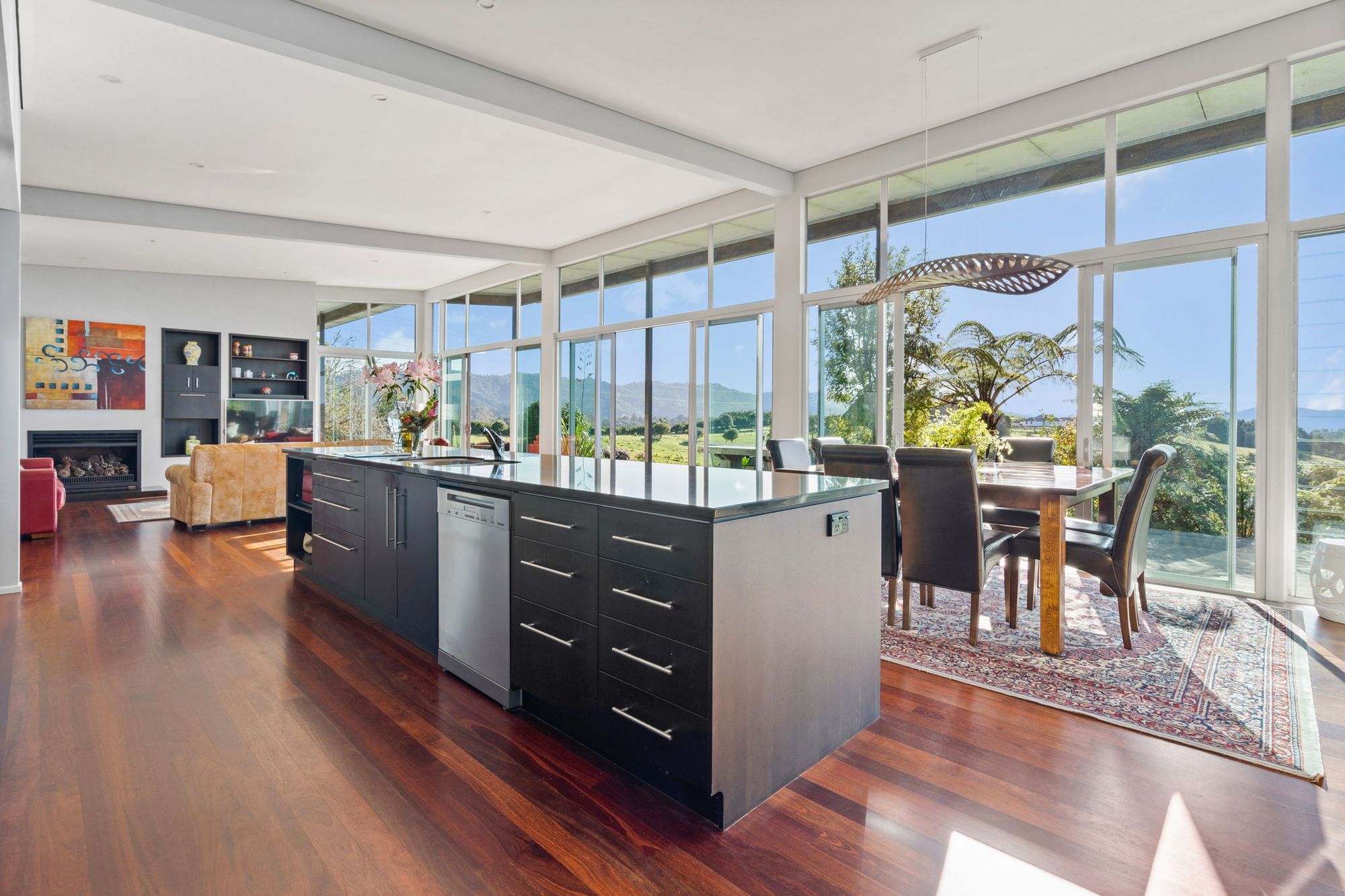 13-web-or-mls-147-Pompallier-Estate-Drive-21.jpg