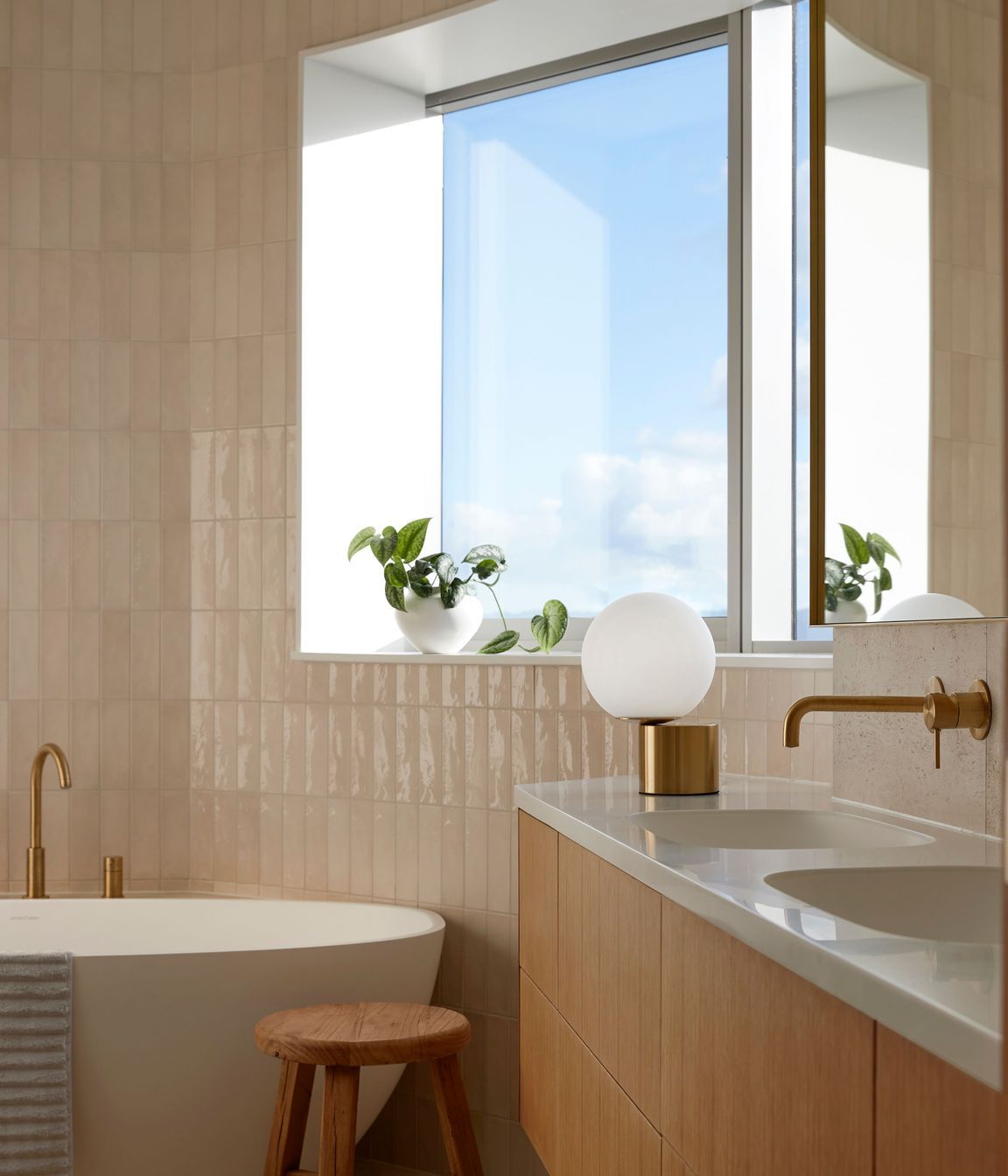 14-2305-FourWalls-Shangri-La4408x.jpg
