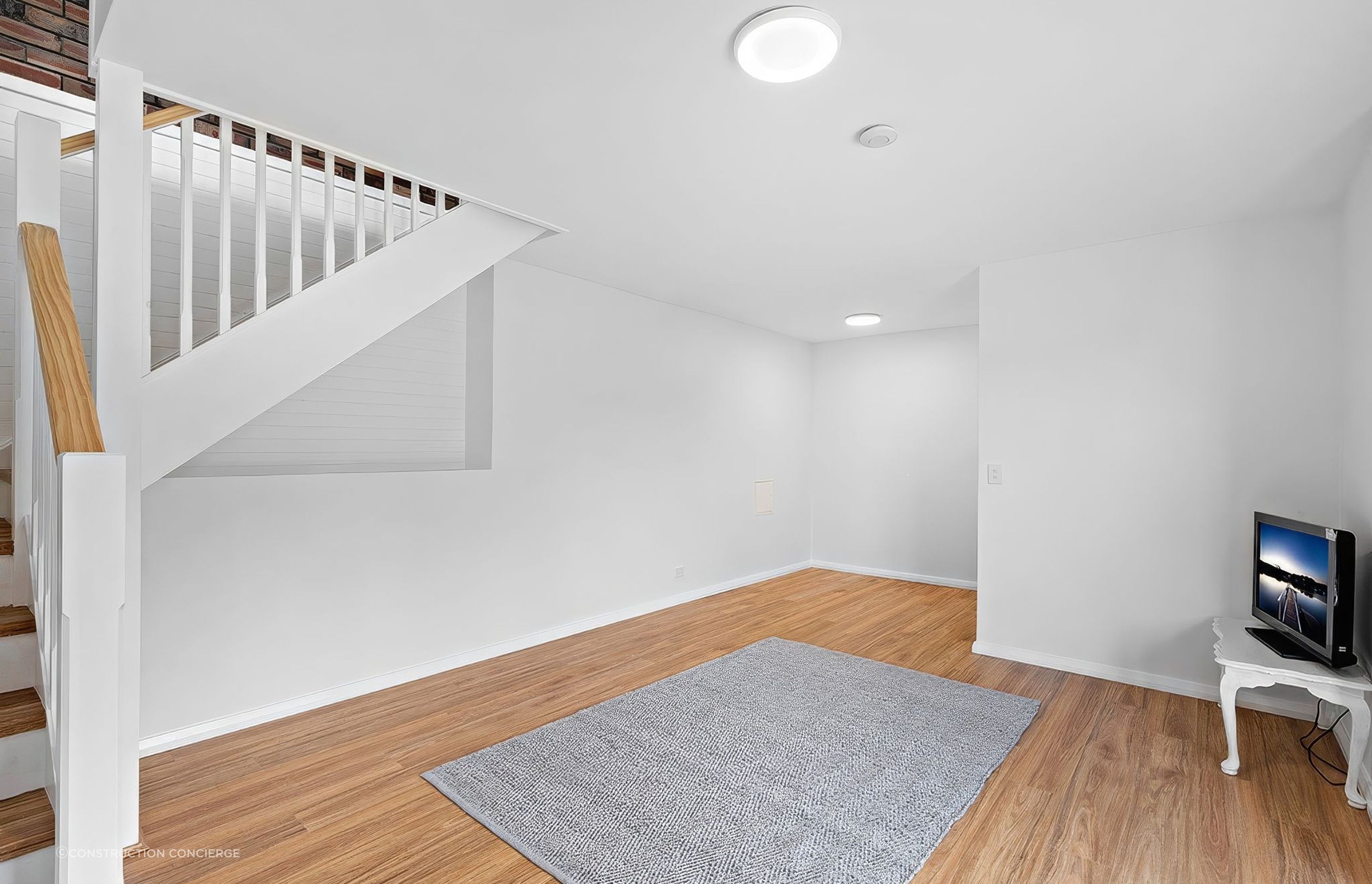 14-Hallway-standard-v2-2x.jpg