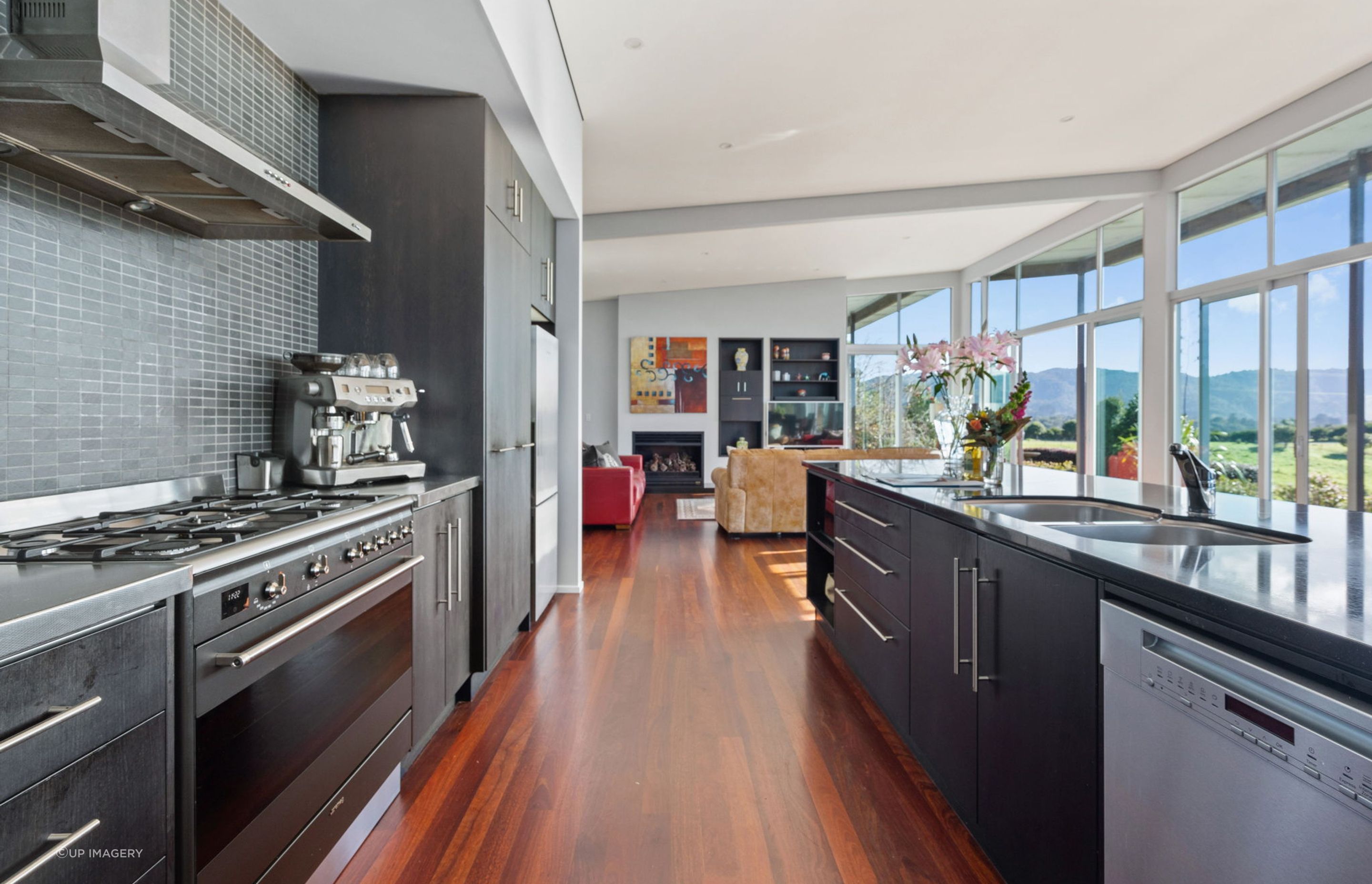 14-web-or-mls-147-Pompallier-Estate-Drive-20.jpg