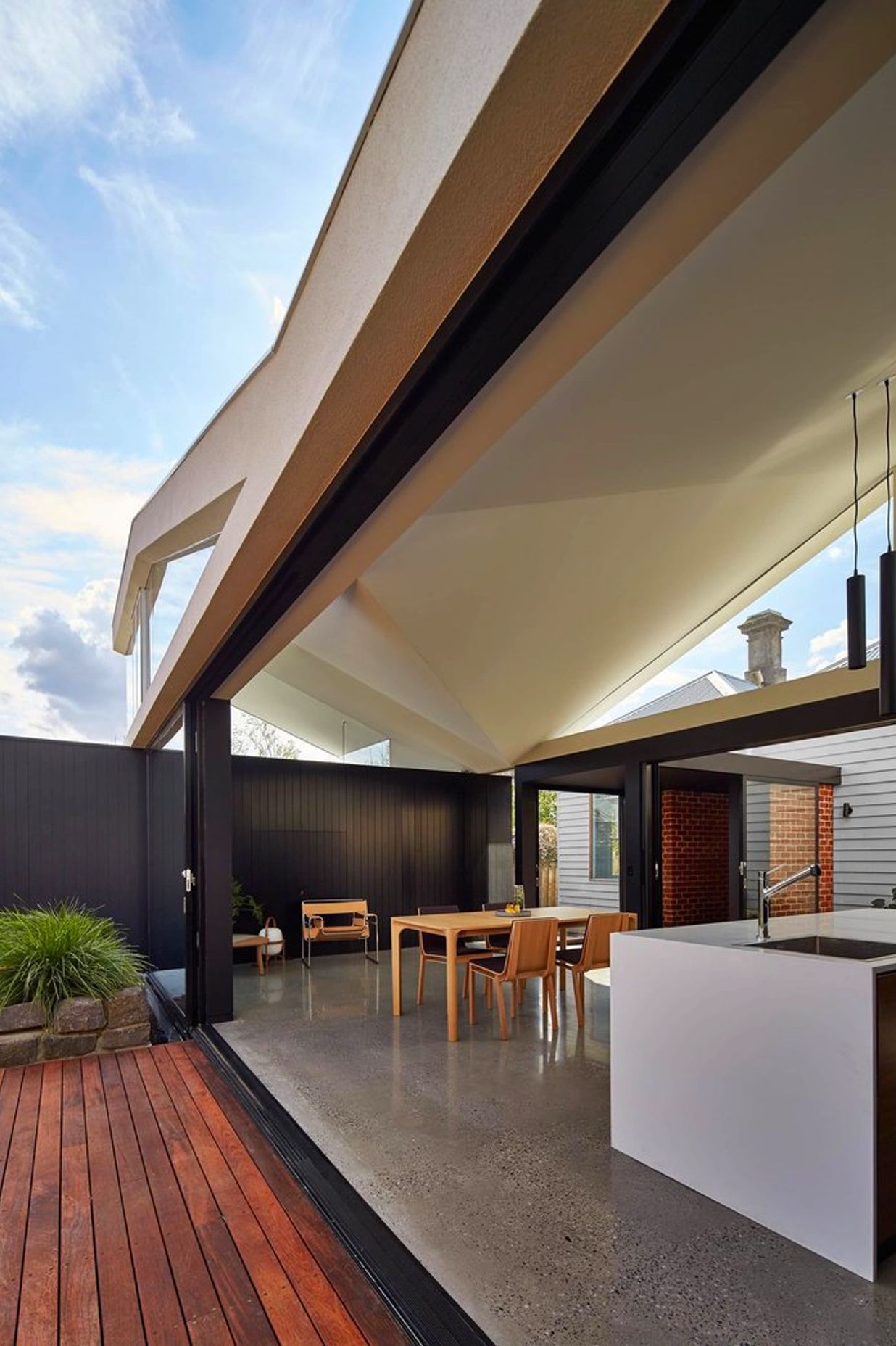 Tunnel House