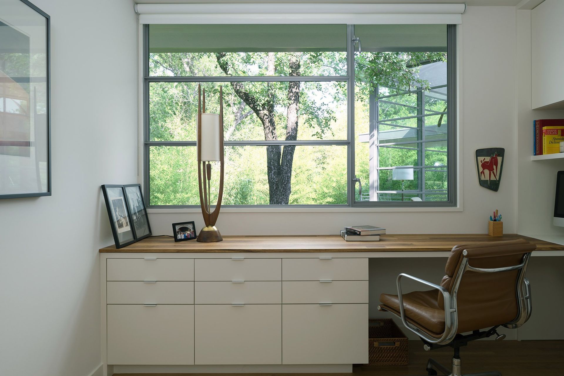 16InwoodPlaceCuppettKilpatrickArchitectureandInteriorDesignhome-office-steel-window-european-design-oak-desk.jpg