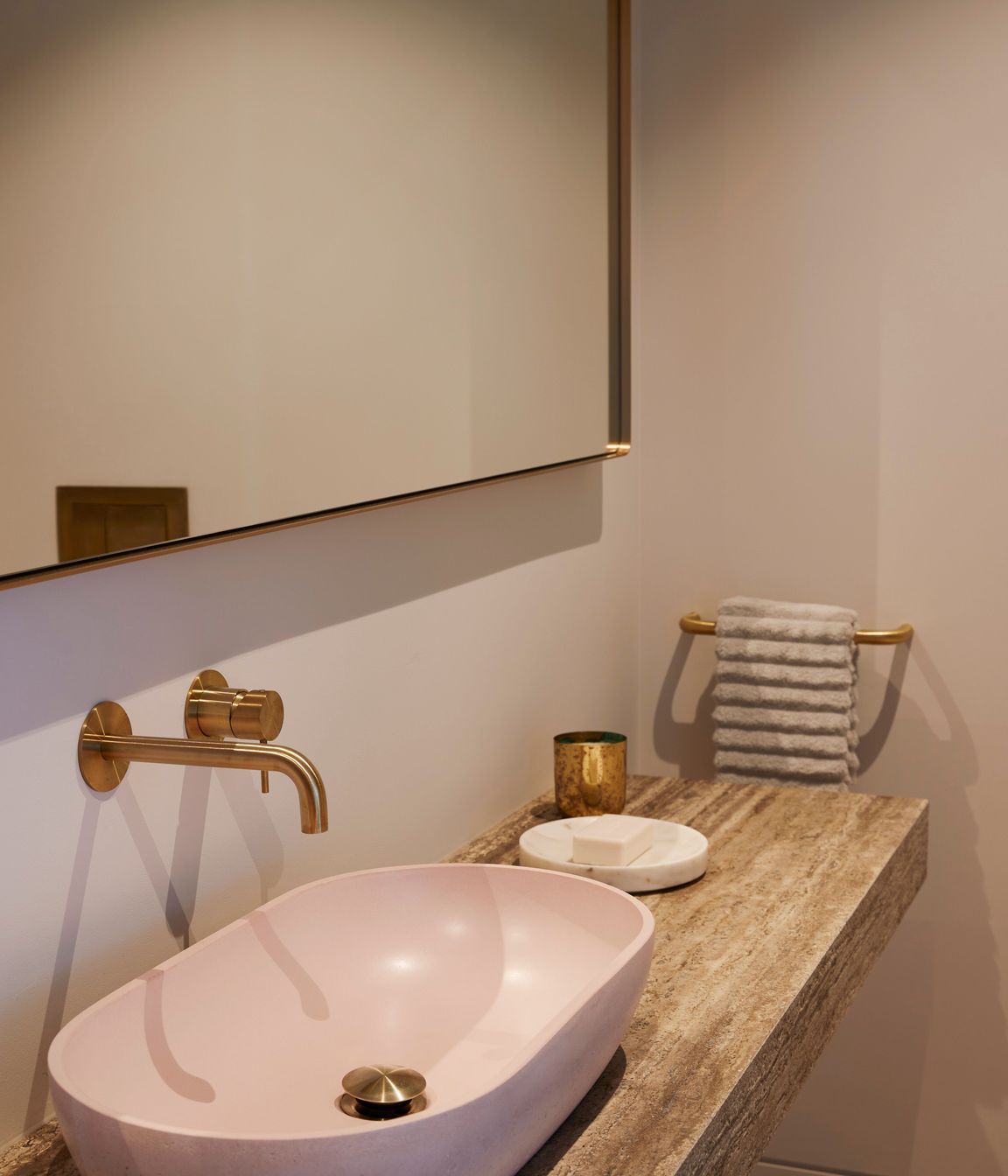 17-2305-FourWalls-Shangri-La4441x.jpg