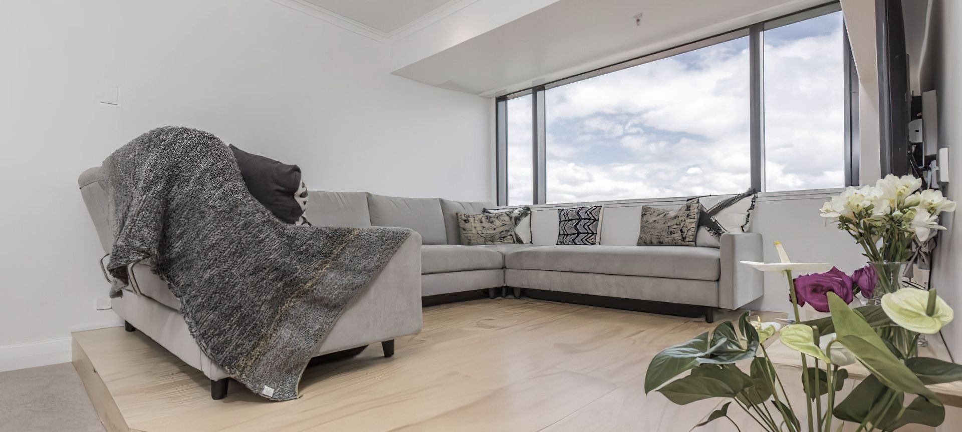 Byron Ave, Takapuna banner