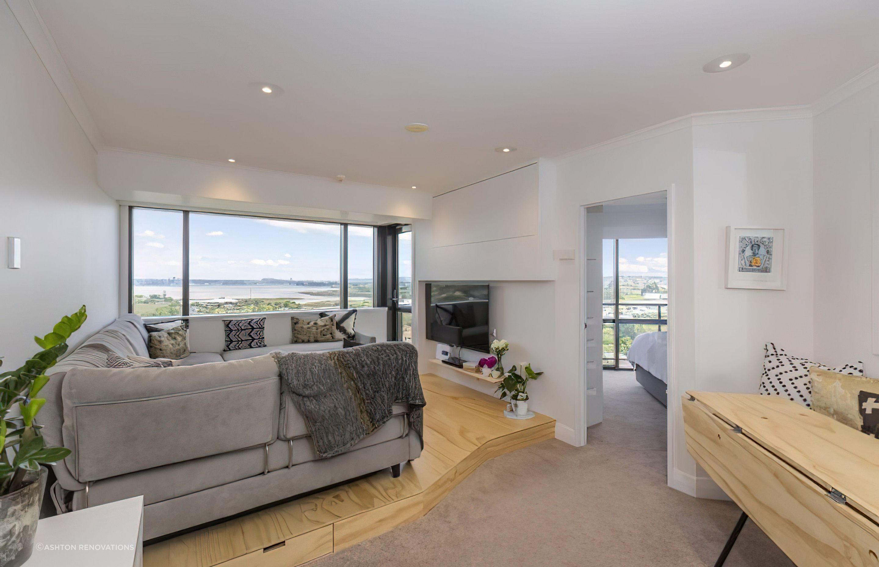17 Byron Ave, Takapuna