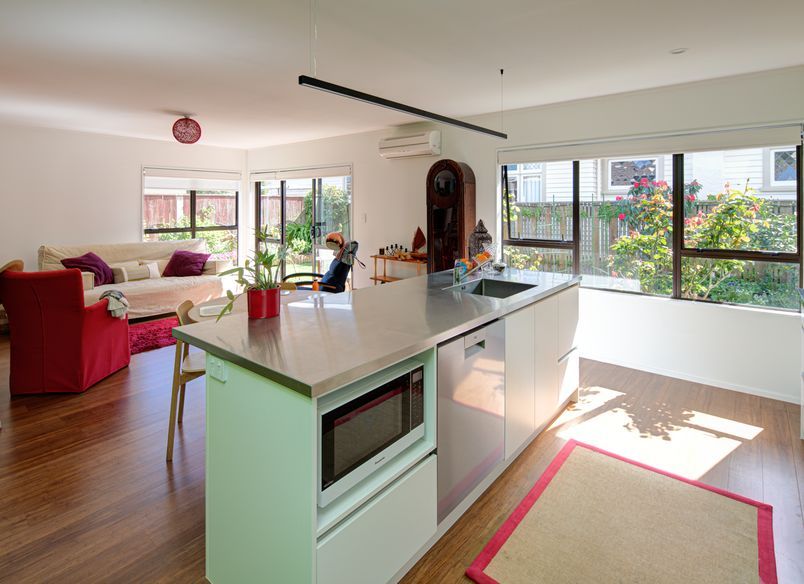 Vivids and Neutrals Intermingle in this Modern Interior Design