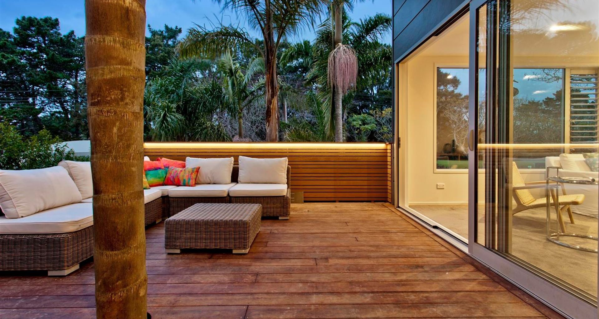 Seabreeze Road House banner