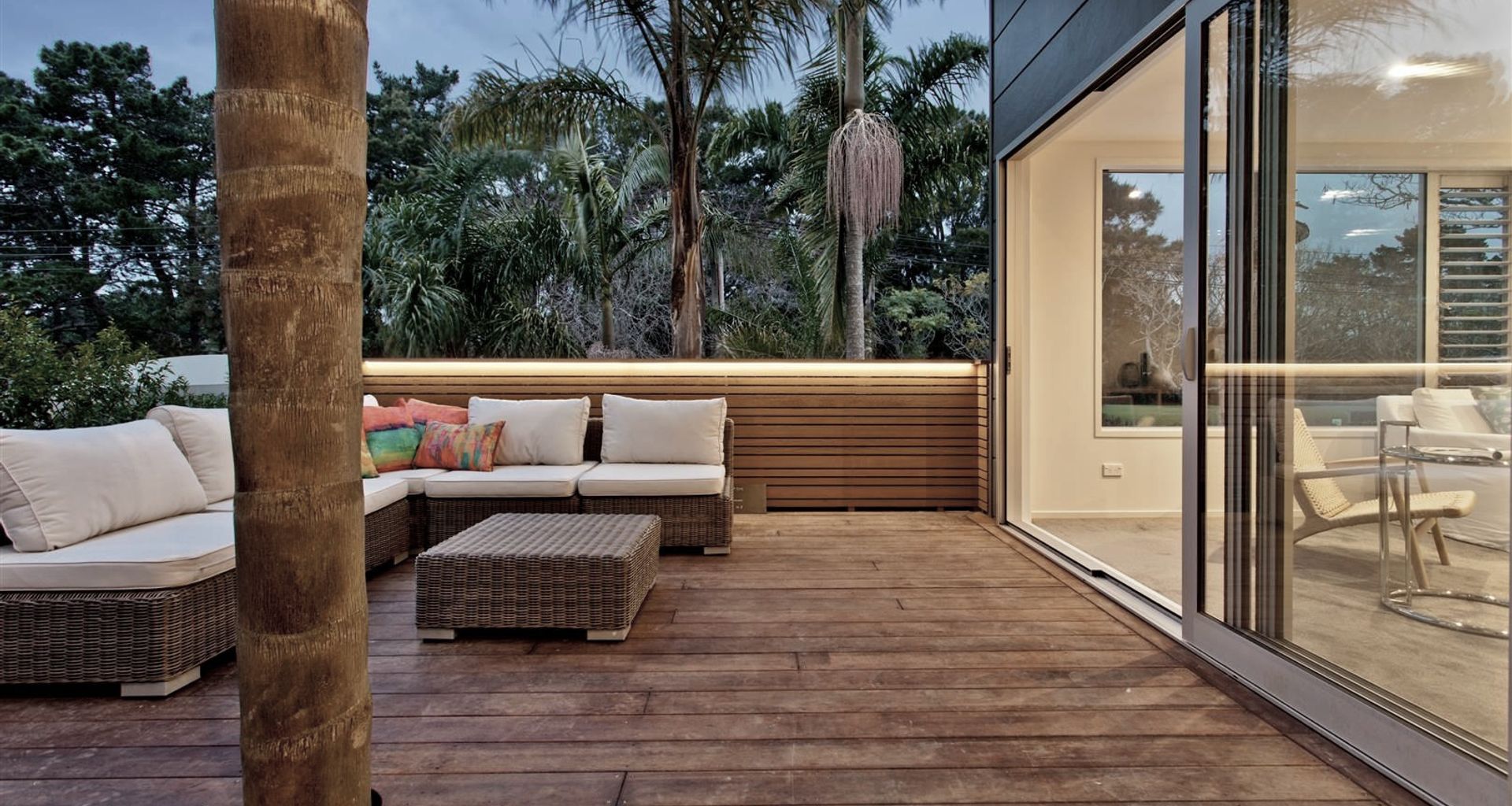 Seabreeze Road House banner