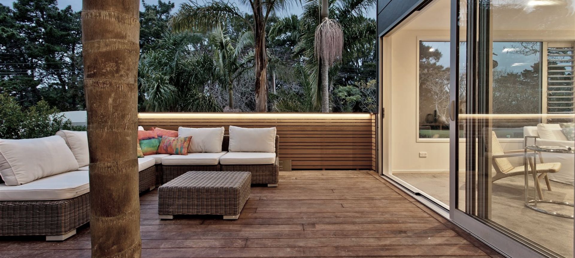 Seabreeze Road House banner