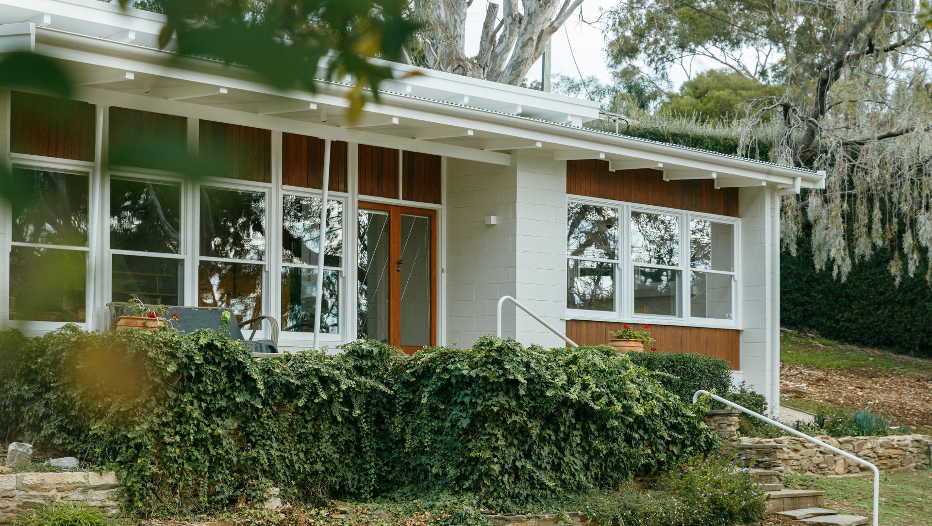 Poppy's House banner
