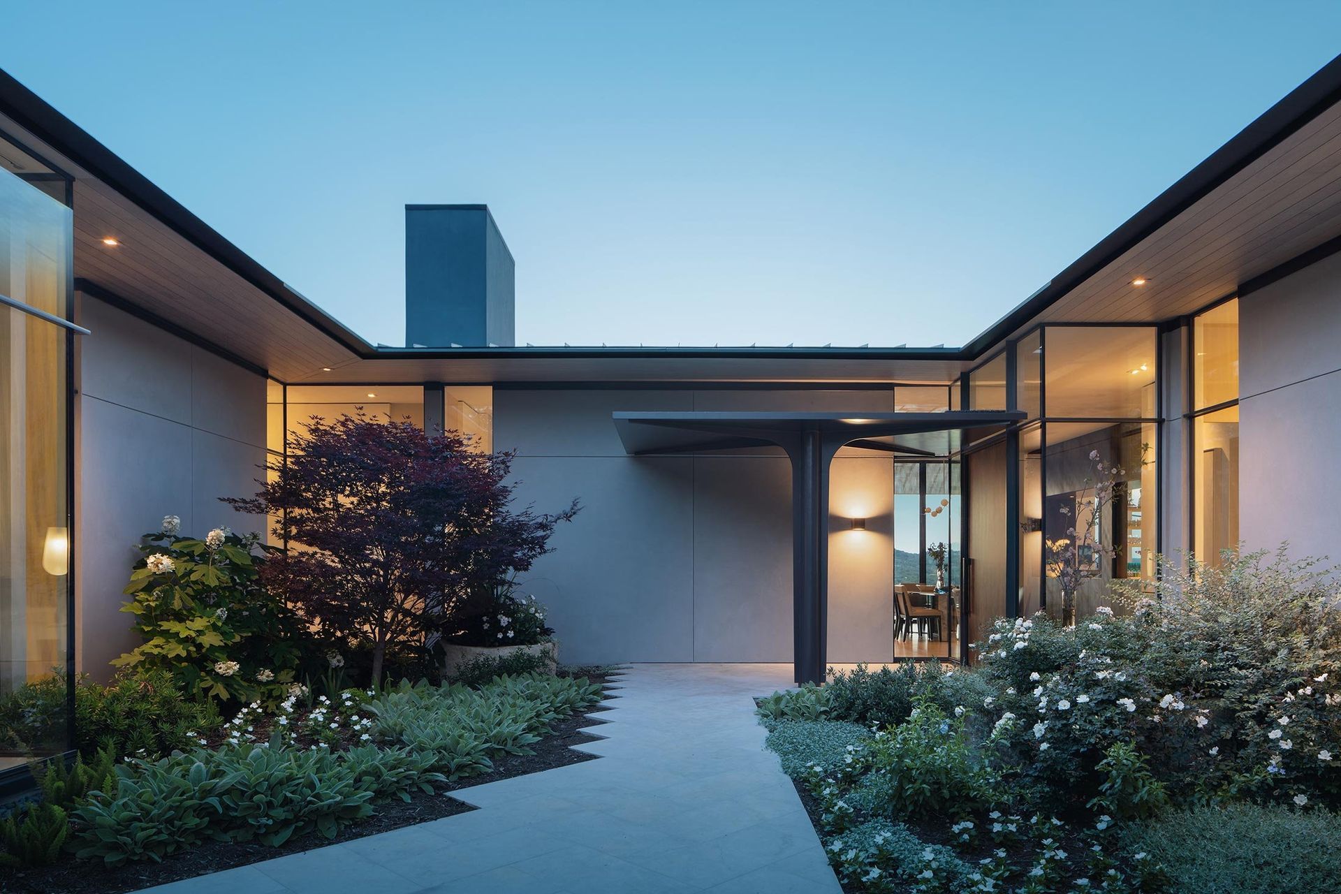 1HighontheHillCuppettKilpatrickArchitectureandInteriorDesignmodern-entryway-landscape-design.jpg