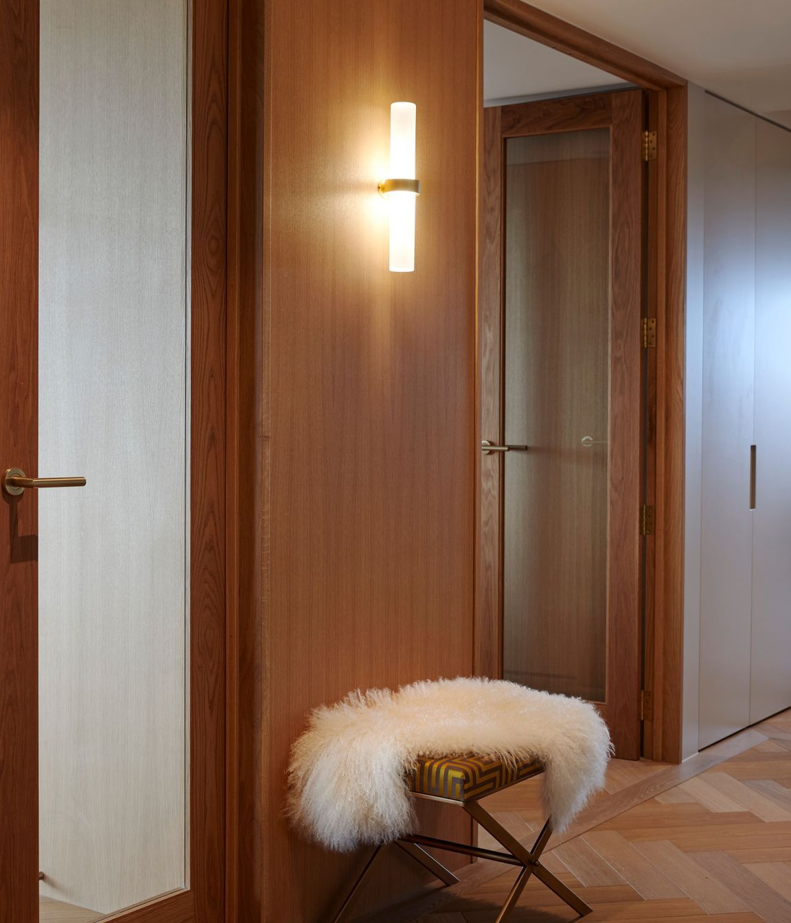 2-2305-FourWalls-Shangri-La4443x.jpg