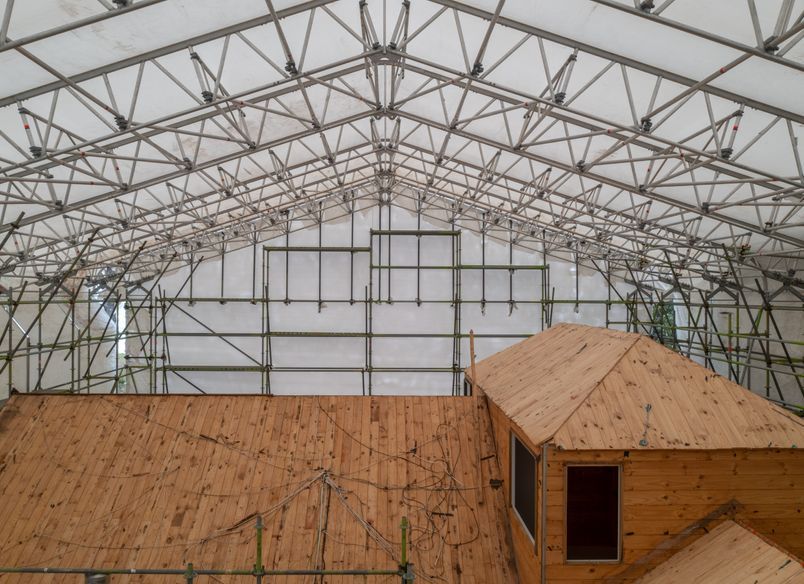"It's A Wrap"                                Shrink-Wrap & Layher Keder (PVC Sheet Tarpaulin) Roof System