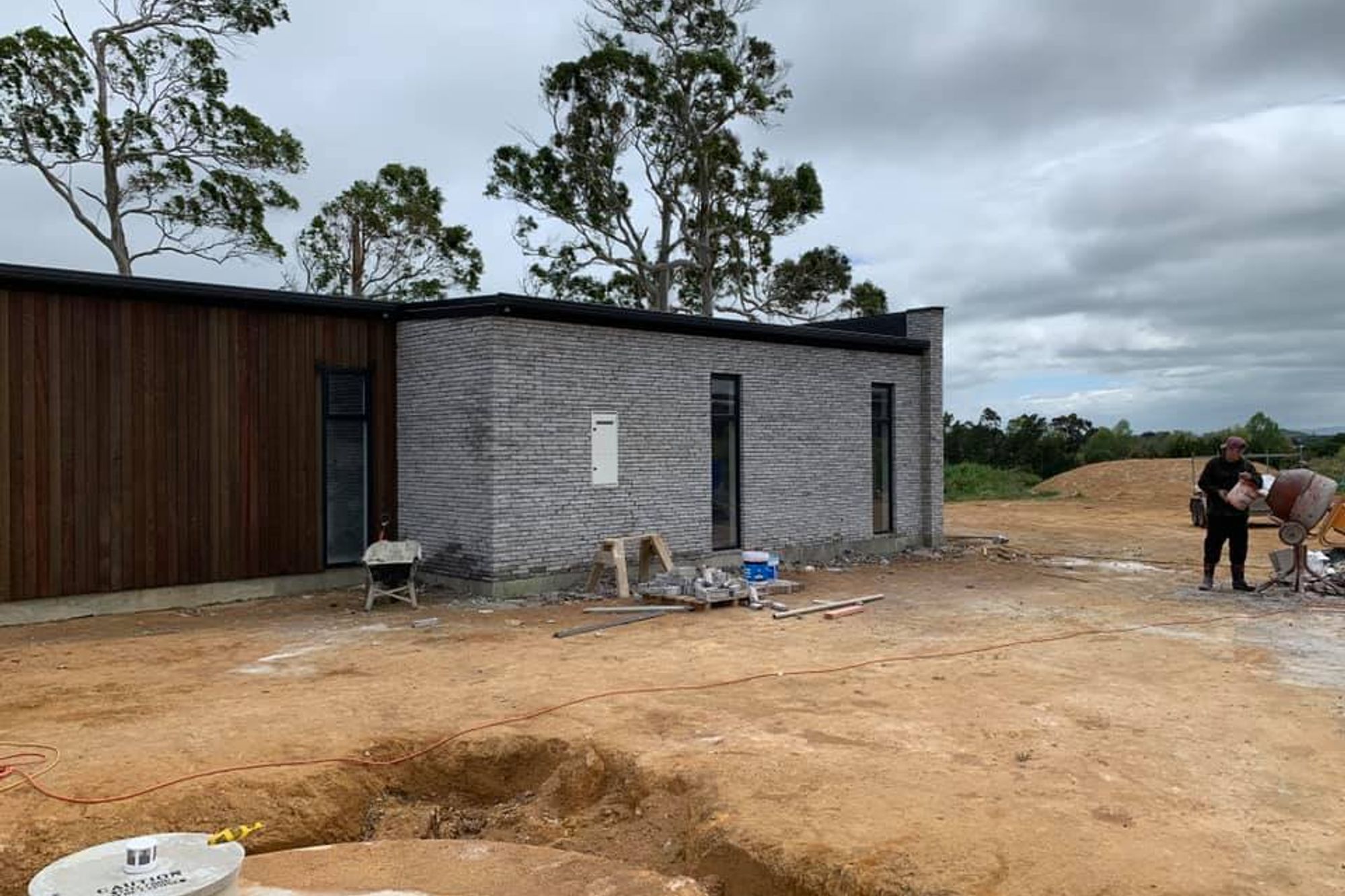 House in Horotiu using Stellaria Clay brick. Jointless bricks, laid with a random bond.