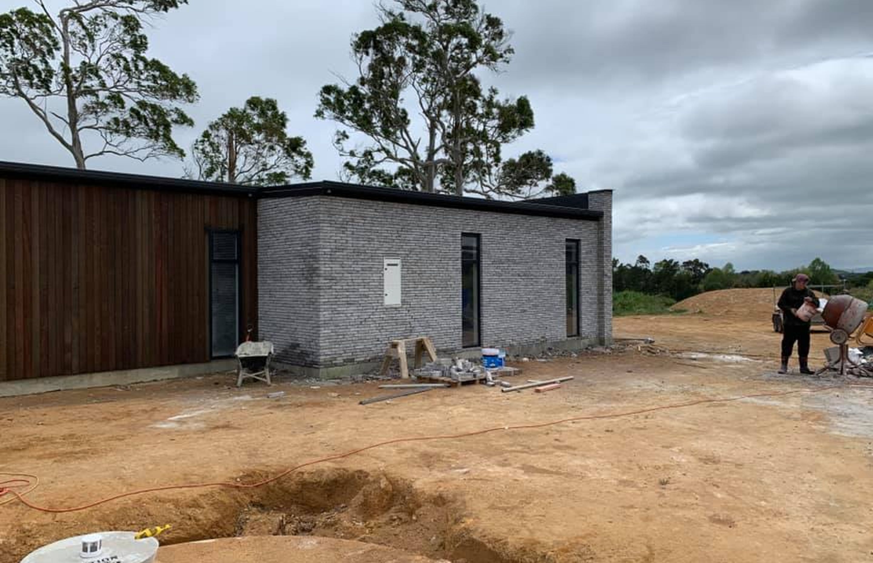 House in Horotiu using Stellaria Clay brick. Jointless bricks, laid with a random bond.