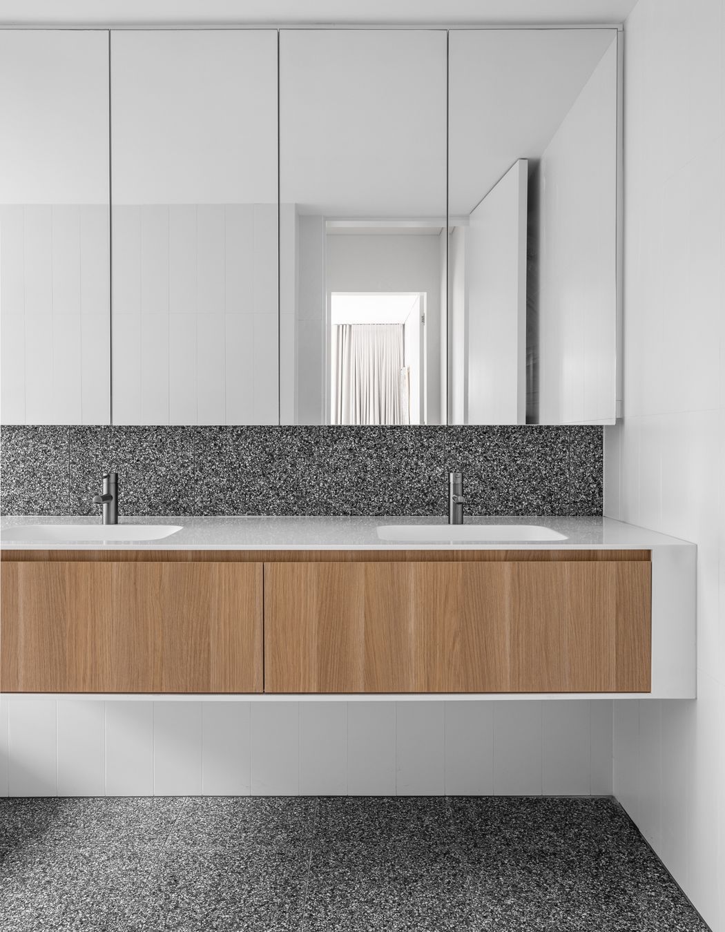 2022-10-12Bay-HouseLoungevilleCastlepeake-Architects269-Edit2048px.jpg