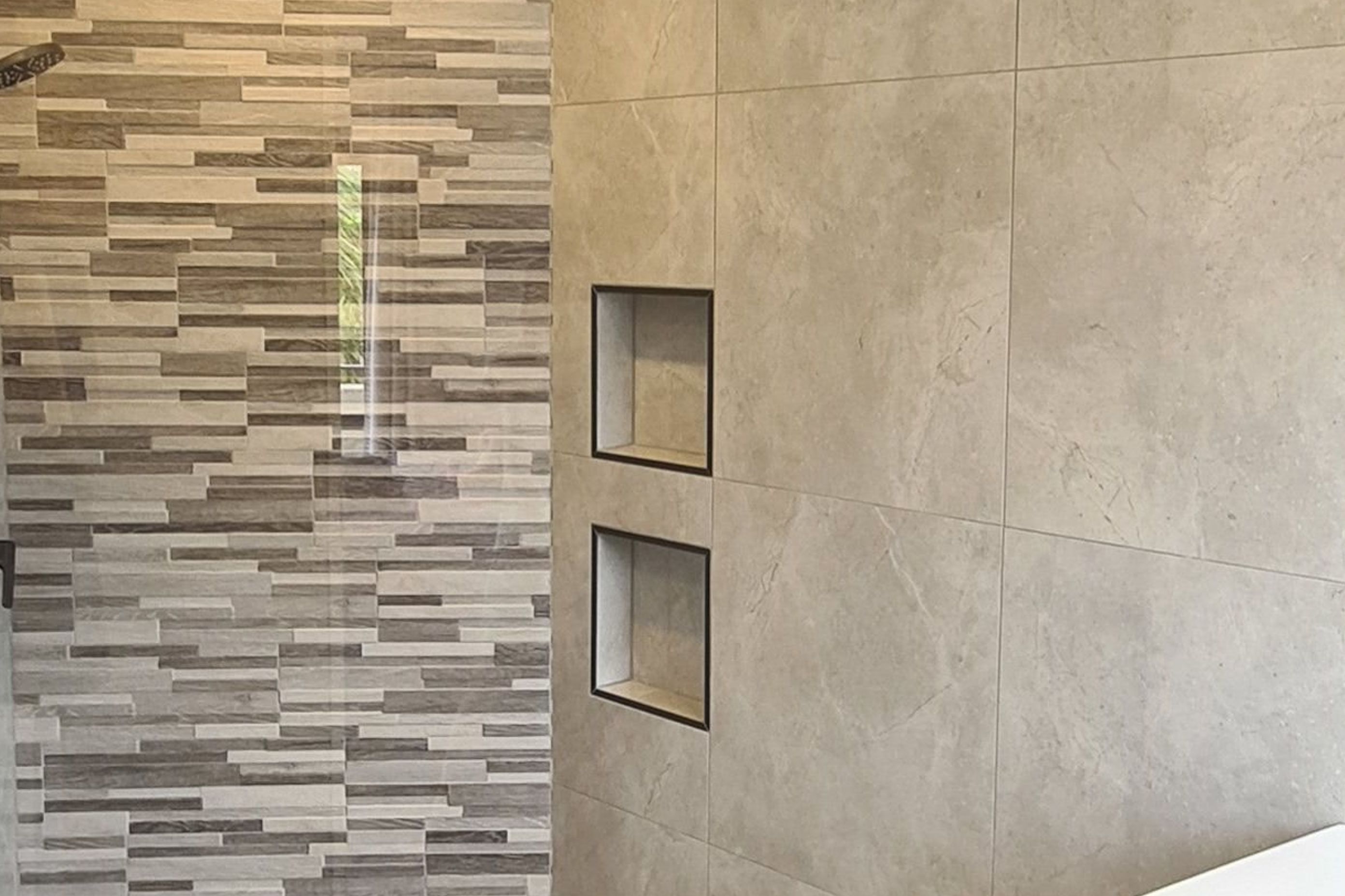 Byblos Gardens &amp; Bathroom