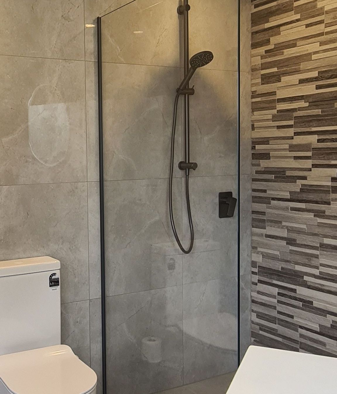 Byblos Gardens &amp; Bathroom