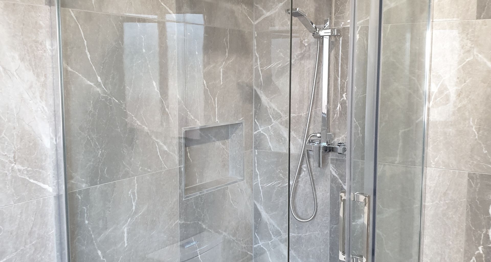Gardens & Bathroom Goh  banner