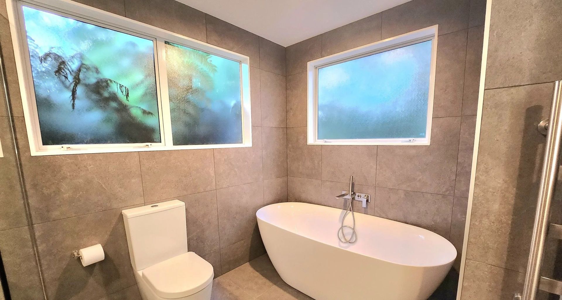 A Contemporary & Deluxe Bathroom for Catherine banner