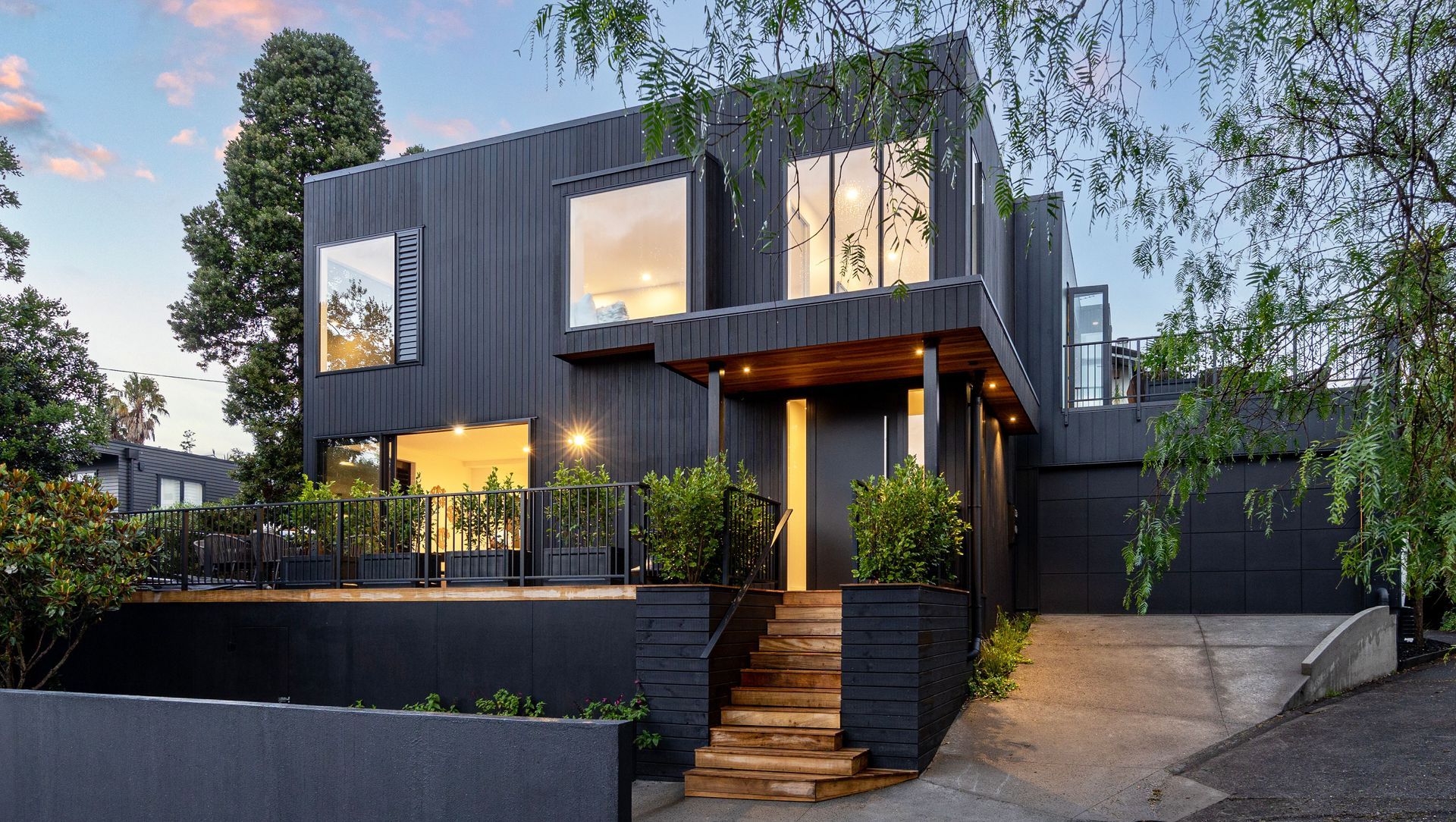Larchwood Reclad banner