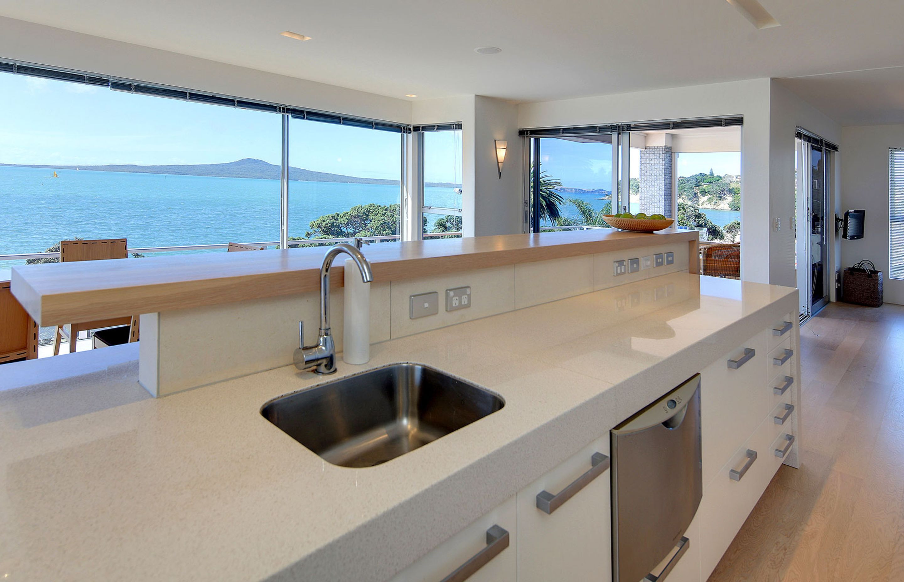 Tamaki Drive - Saint Heliers