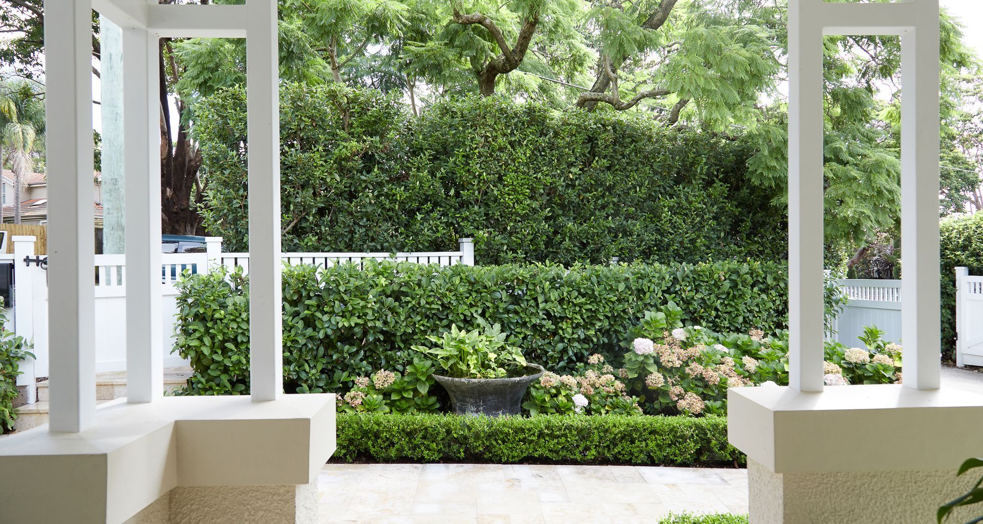 Hamptons Luxe Californian Bungalow banner
