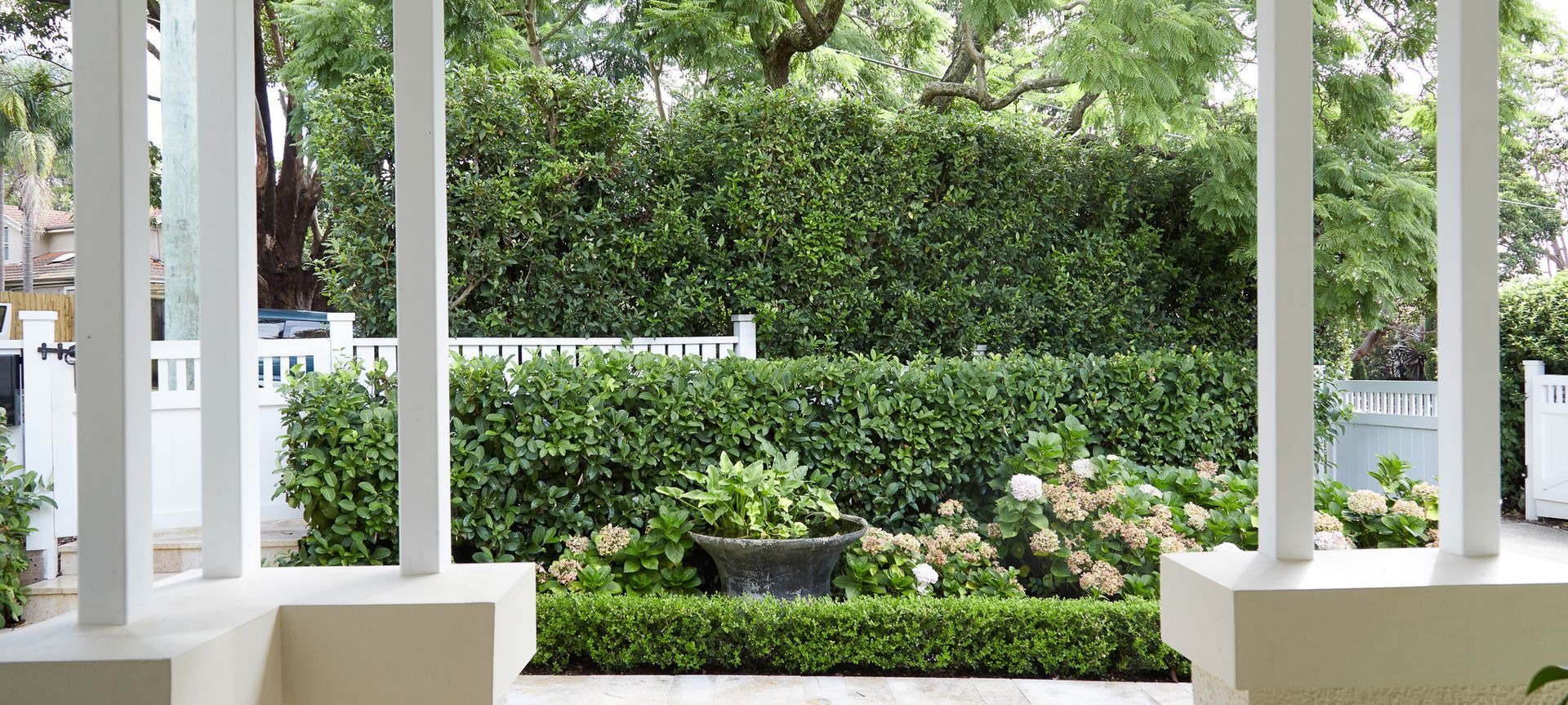 Hamptons Luxe Californian Bungalow banner