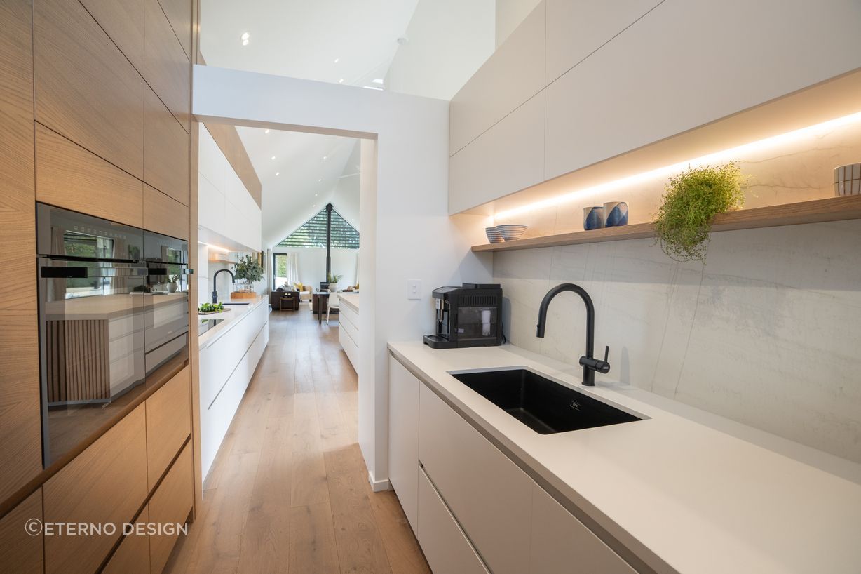 22Rural-Retreat22-11-kitchen.jpg